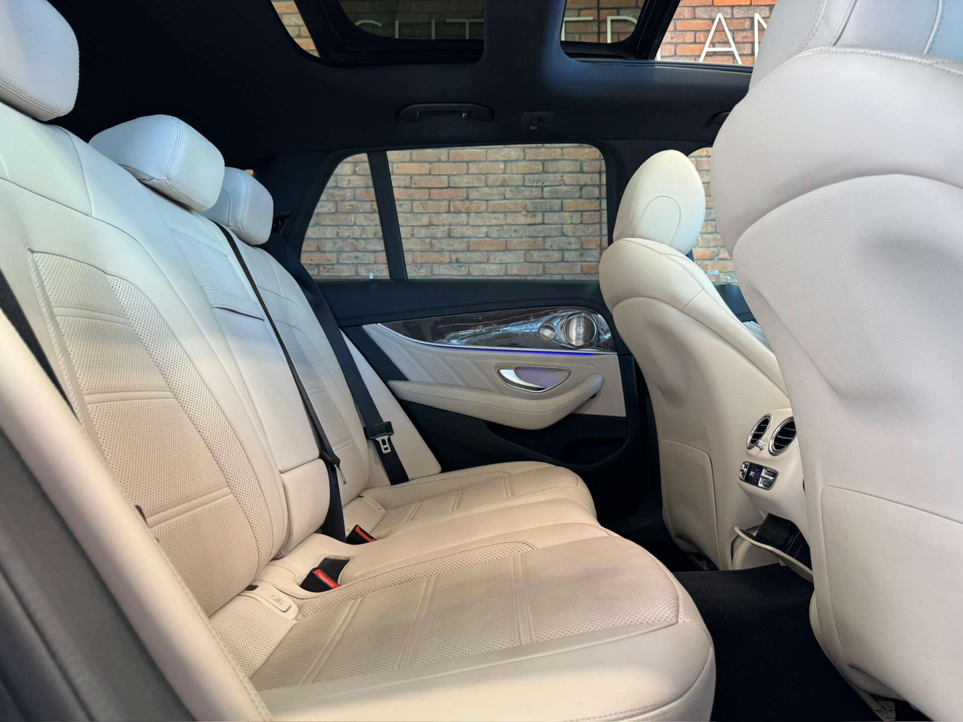 MERCEDES-BENZ E-CLASS 4.0 AMG E 63 S Night Edition Premium+ 4Matic+ Auto 4WD 5dr #31