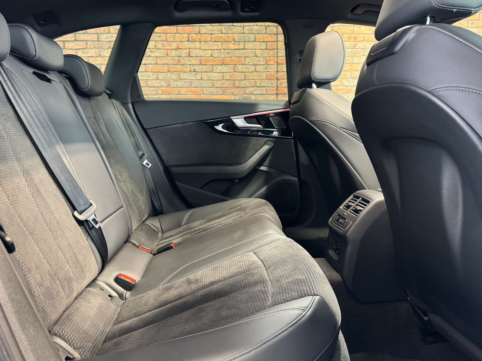 AUDI A4 2.0 A4 Black Edition 40 TDI MHEV Q Semi-Auto 4WD 5dr #29