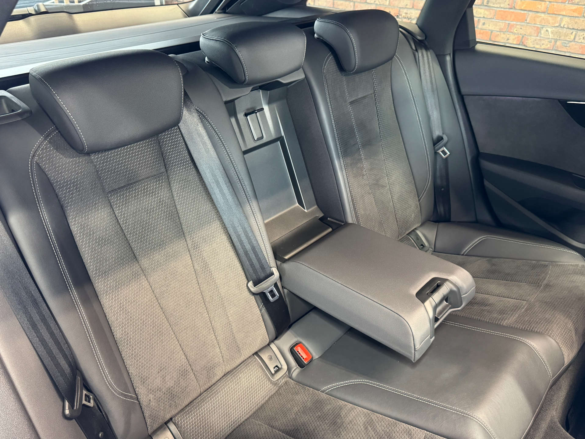 AUDI A4 2.0 A4 Black Edition 40 TDI MHEV Q Semi-Auto 4WD 5dr #31