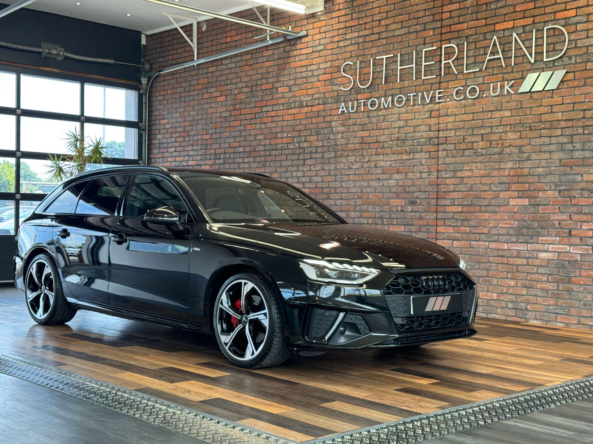 AUDI A4 2.0 A4 Black Edition 40 TFSI MHEV Semi-Auto 5dr #4