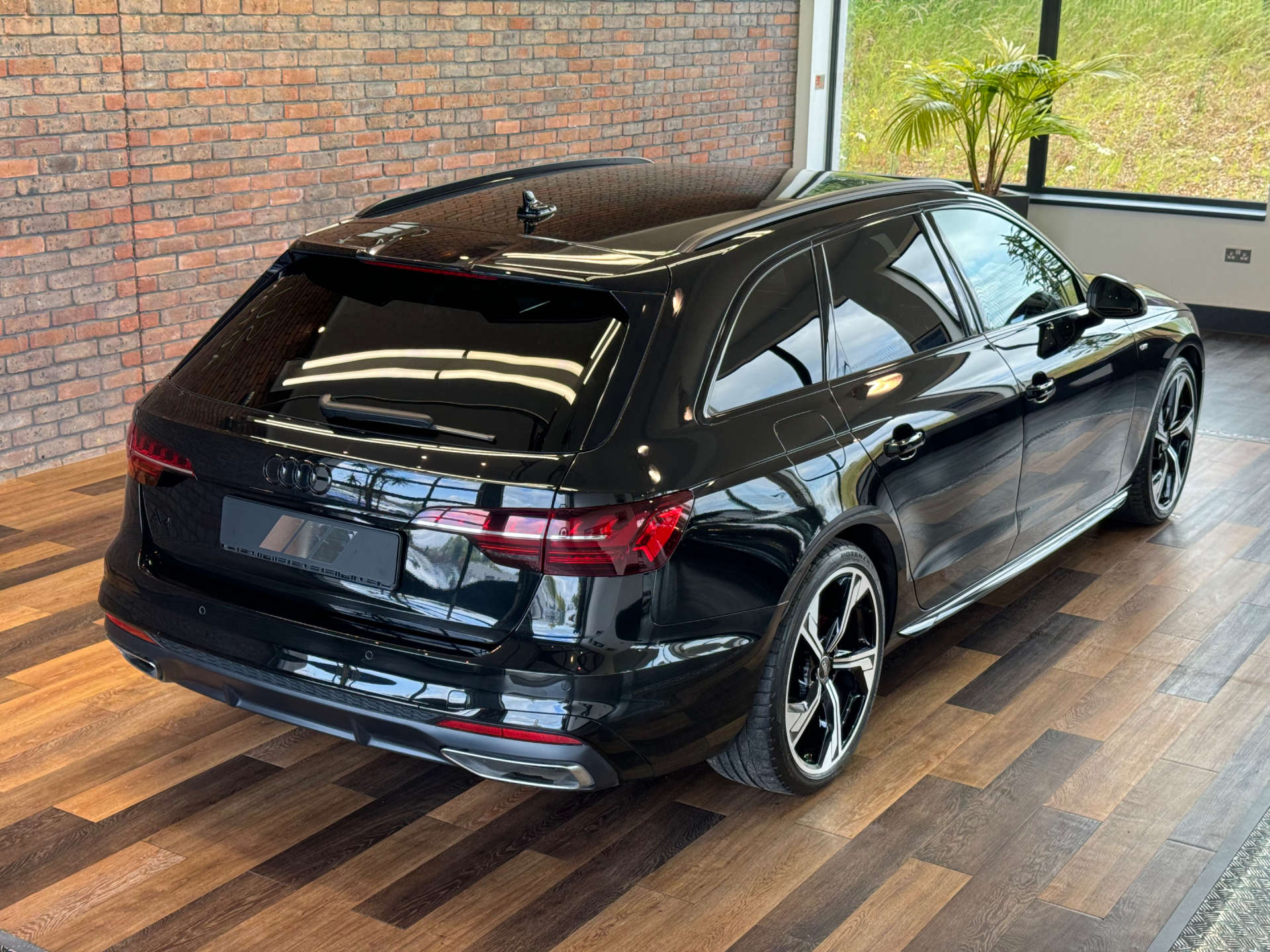 AUDI A4 2.0 A4 Black Edition 40 TFSI MHEV Semi-Auto 5dr #7