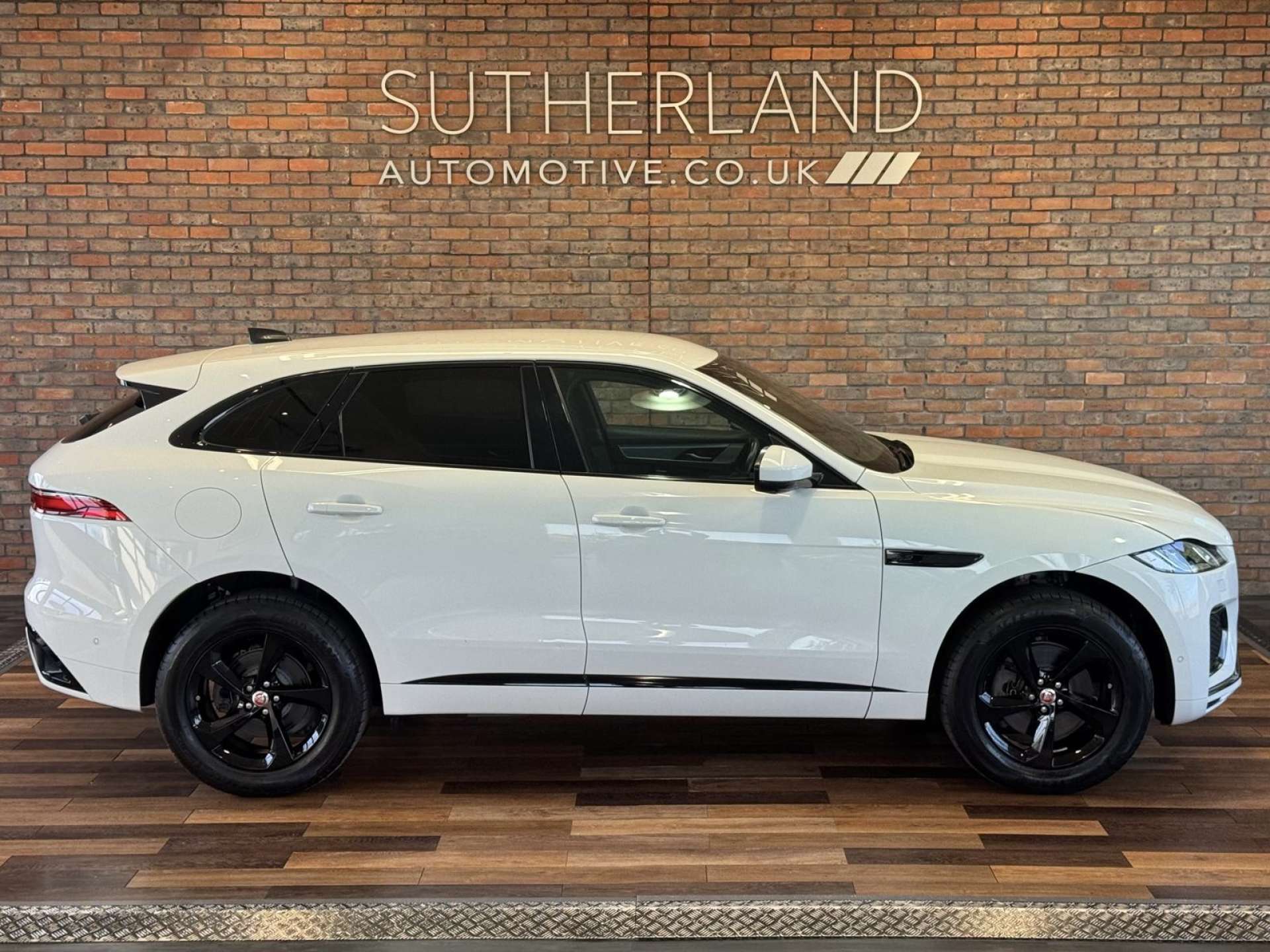JAGUAR F-PACE 2.0 F-Pace R-Dynamic S D MHEV AWD Auto 4WD 5dr #3