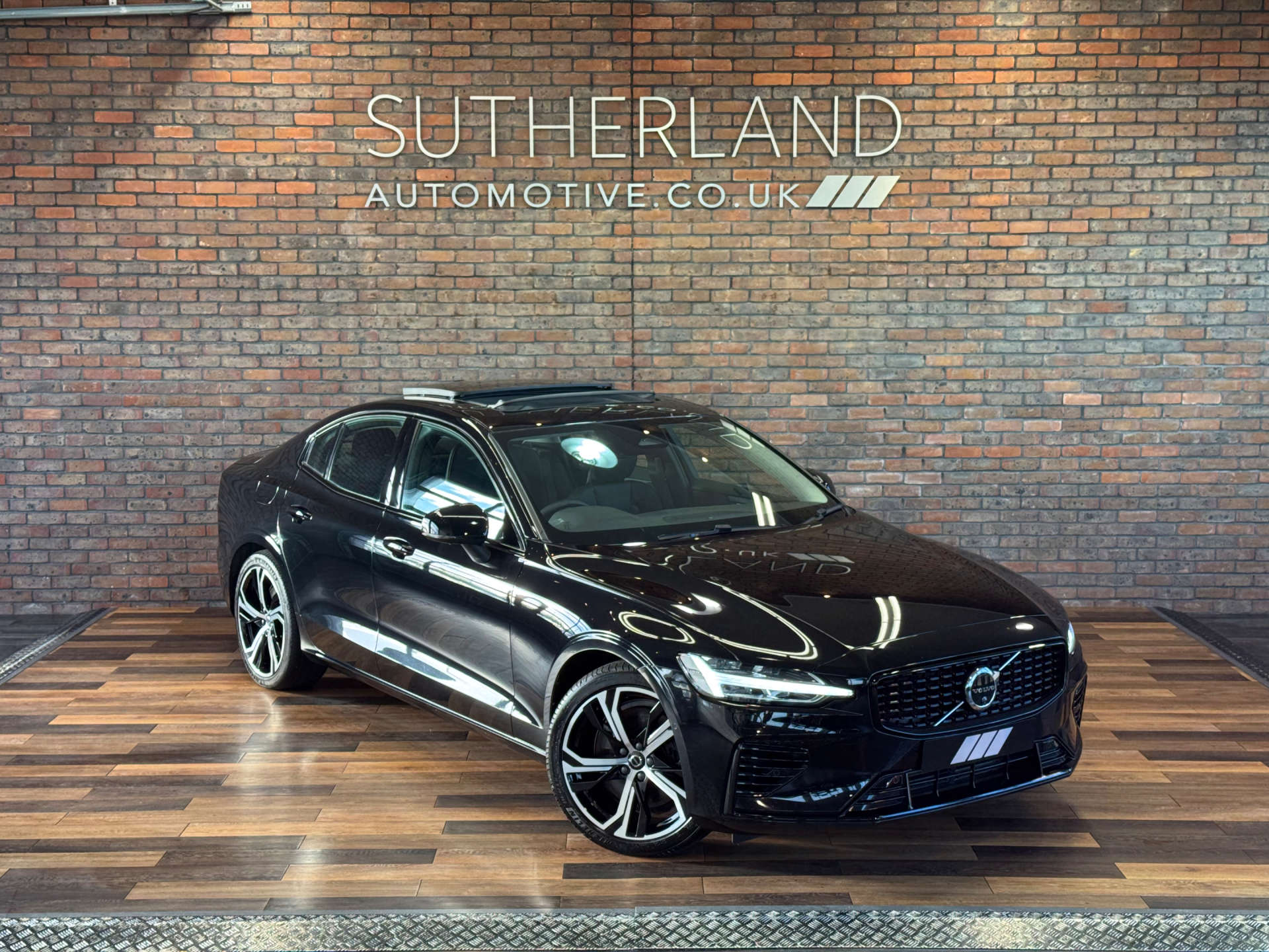 VOLVO S60 2.0 S60 Ultimate T8 Recharge AWD A 4WD 4dr #1