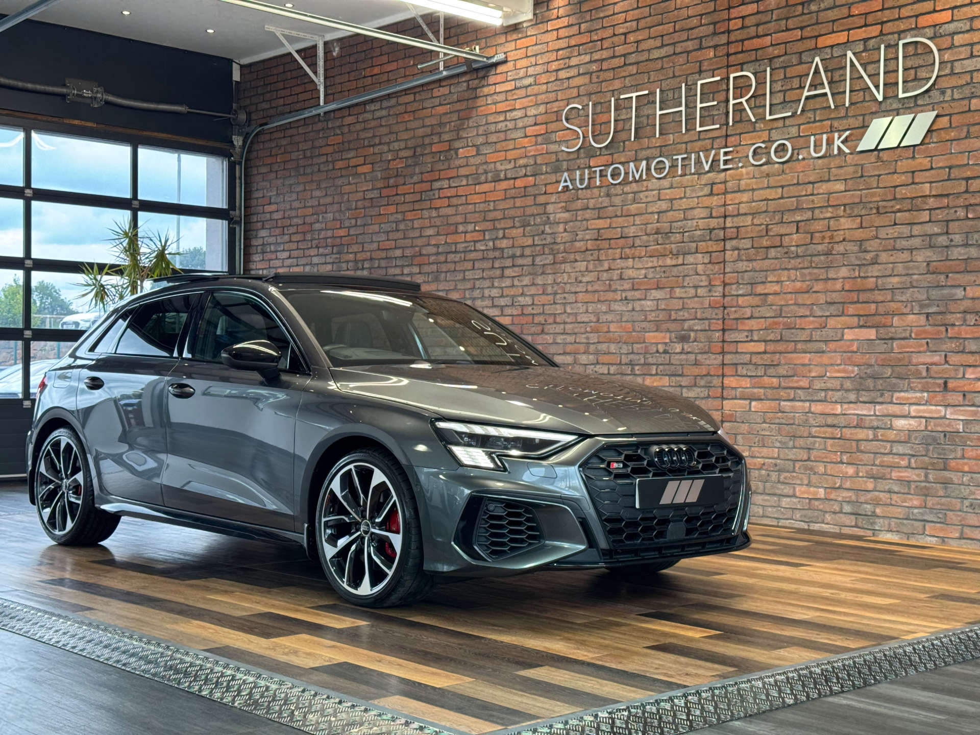 AUDI A3 2.0 S3 Sportback Vorsprung TFSI Quattro Semi-Auto 4WD 5dr #4