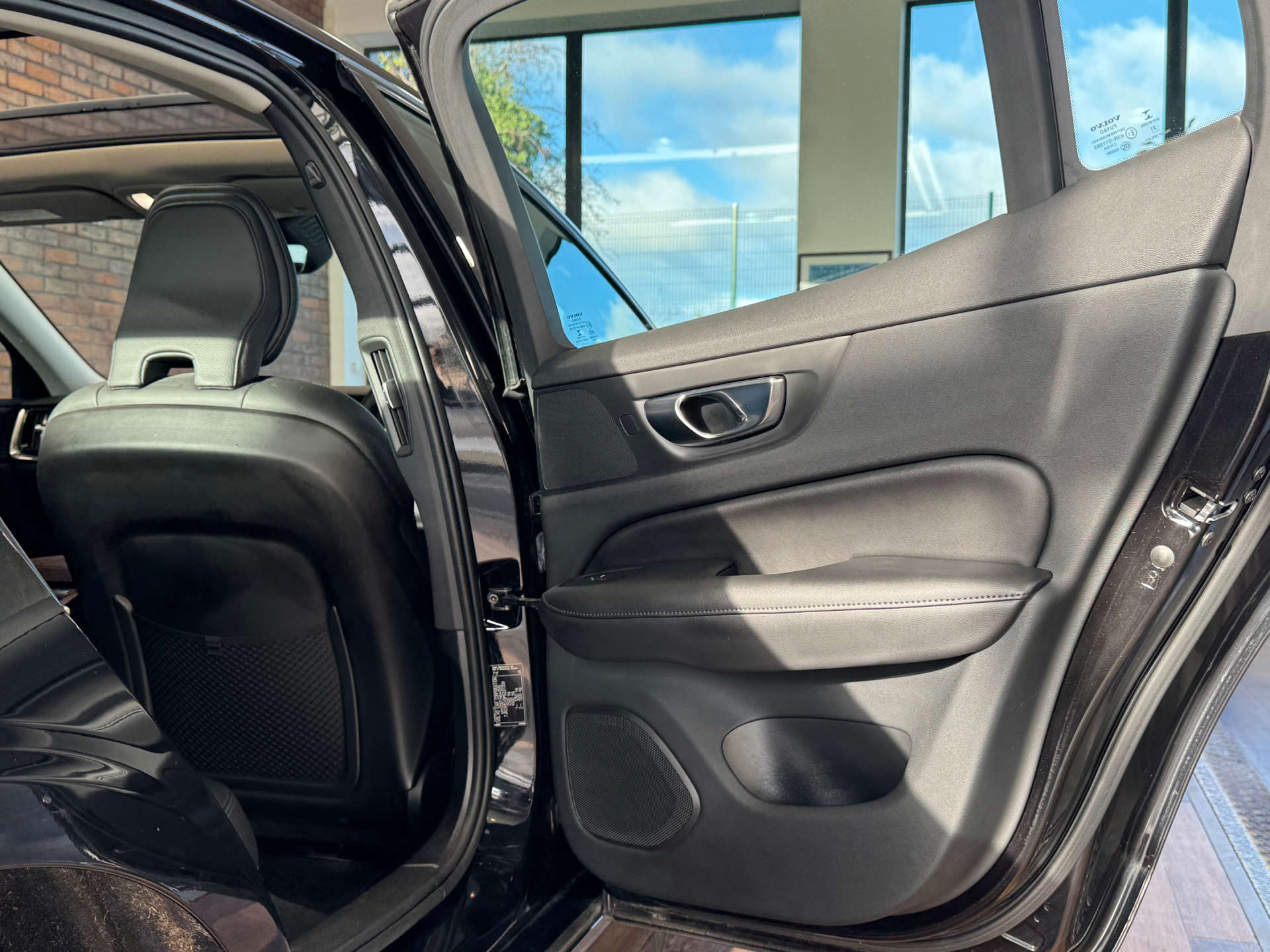 VOLVO S60 2.0 S60 Ultimate T8 Recharge AWD A 4WD 4dr #23