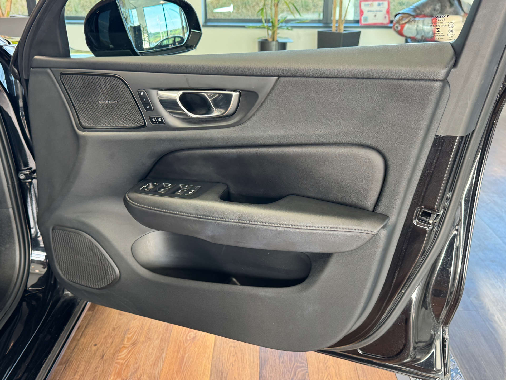 VOLVO S60 2.0 S60 Ultimate T8 Recharge AWD A 4WD 4dr #27