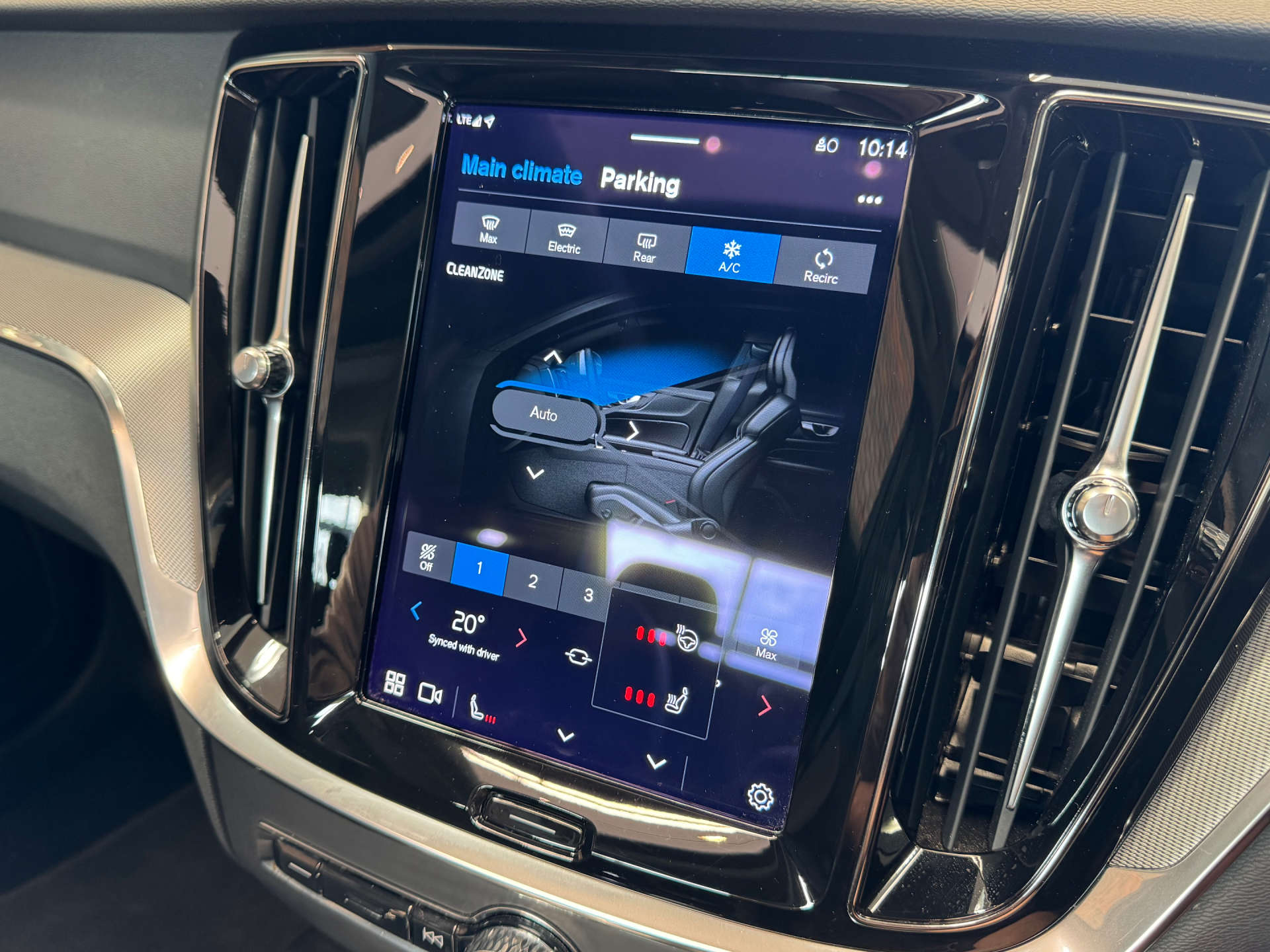 VOLVO S60 2.0 S60 Ultimate T8 Recharge AWD A 4WD 4dr #36