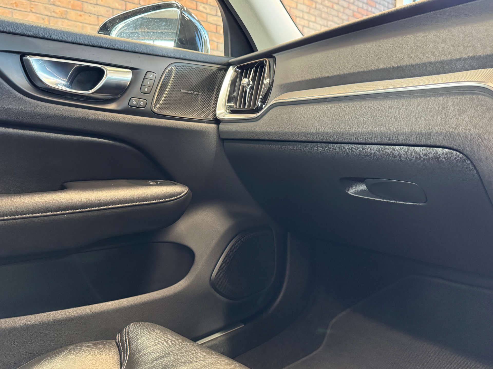 VOLVO S60 2.0 S60 Ultimate T8 Recharge AWD A 4WD 4dr #39