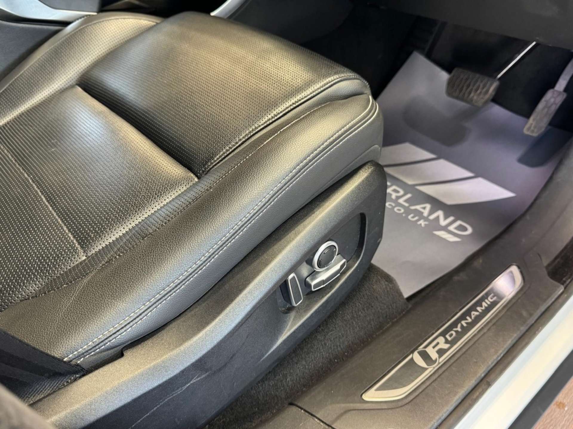 JAGUAR F-PACE 2.0 F-Pace R-Dynamic S D MHEV AWD Auto 4WD 5dr #28