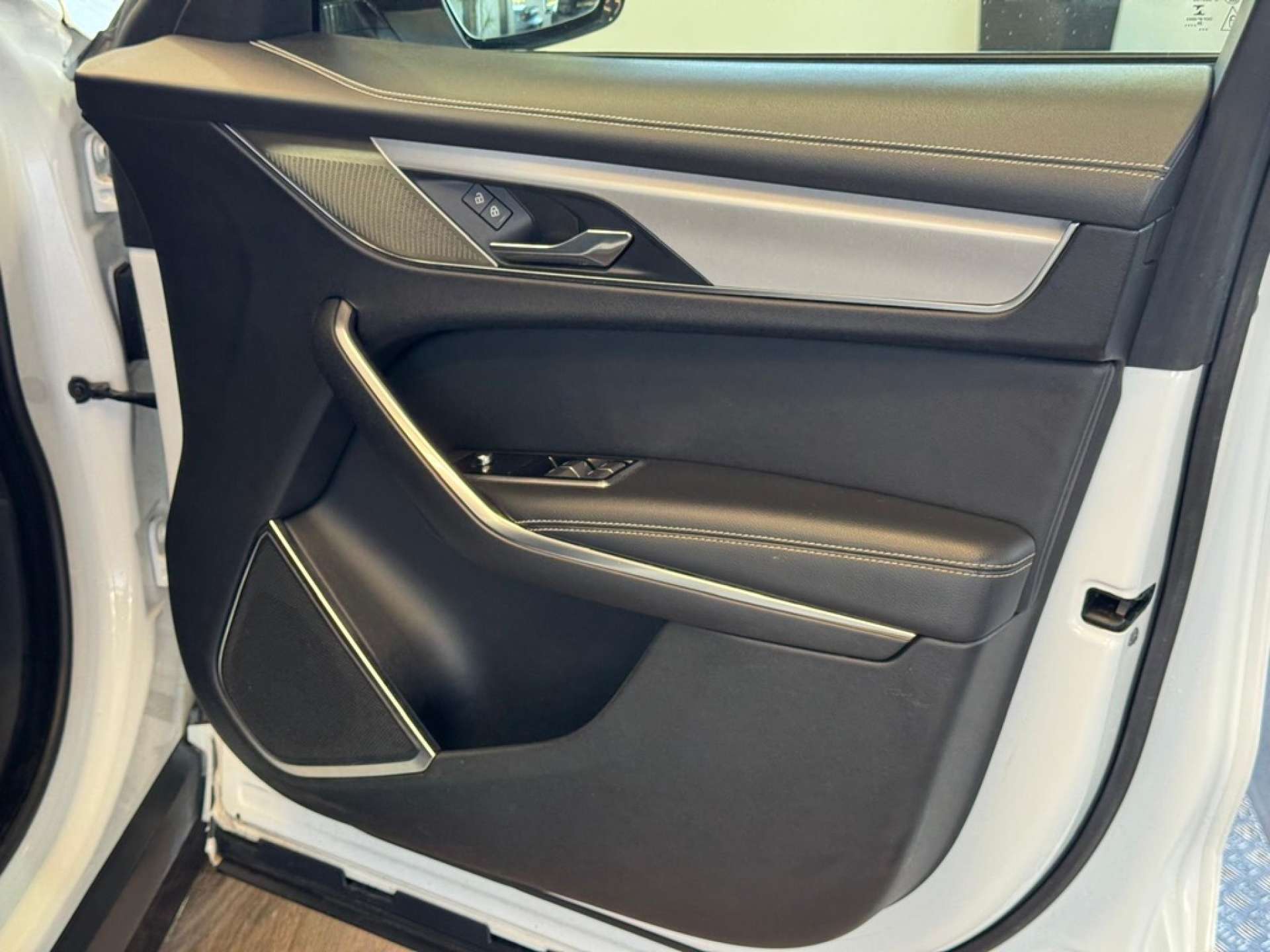 JAGUAR F-PACE 2.0 F-Pace R-Dynamic S D MHEV AWD Auto 4WD 5dr #30