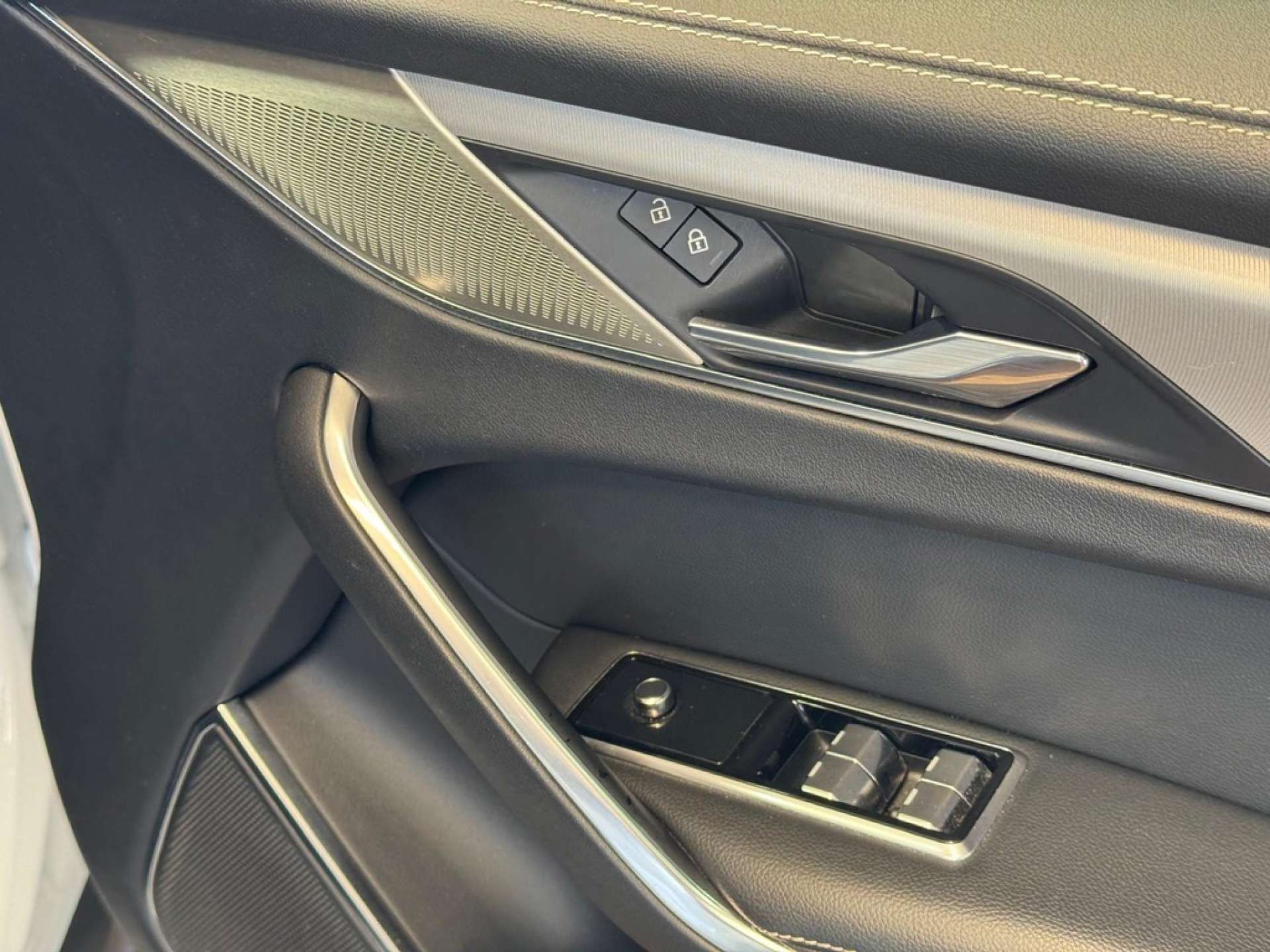 JAGUAR F-PACE 2.0 F-Pace R-Dynamic S D MHEV AWD Auto 4WD 5dr #31