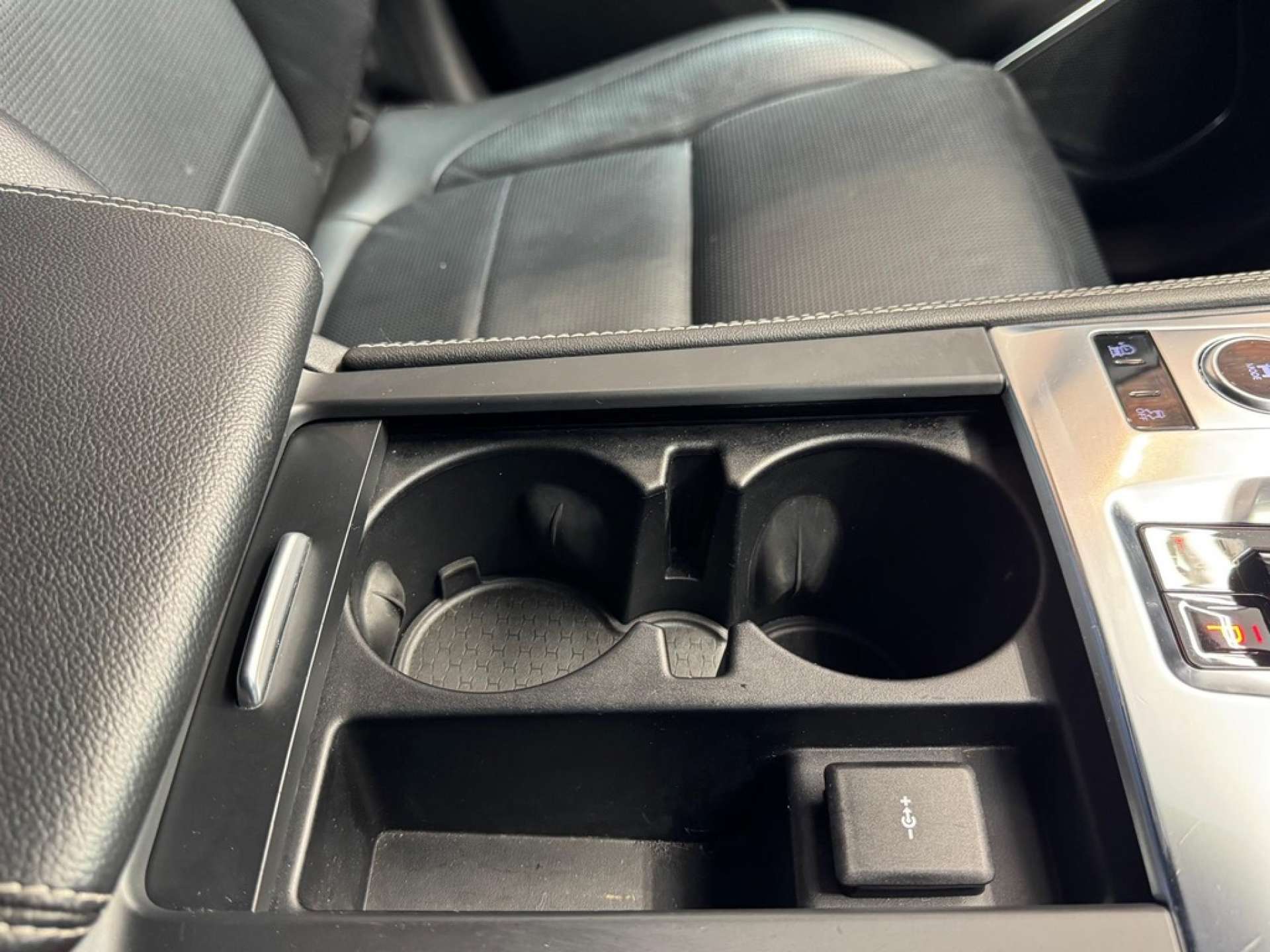 JAGUAR F-PACE 2.0 F-Pace R-Dynamic S D MHEV AWD Auto 4WD 5dr #40