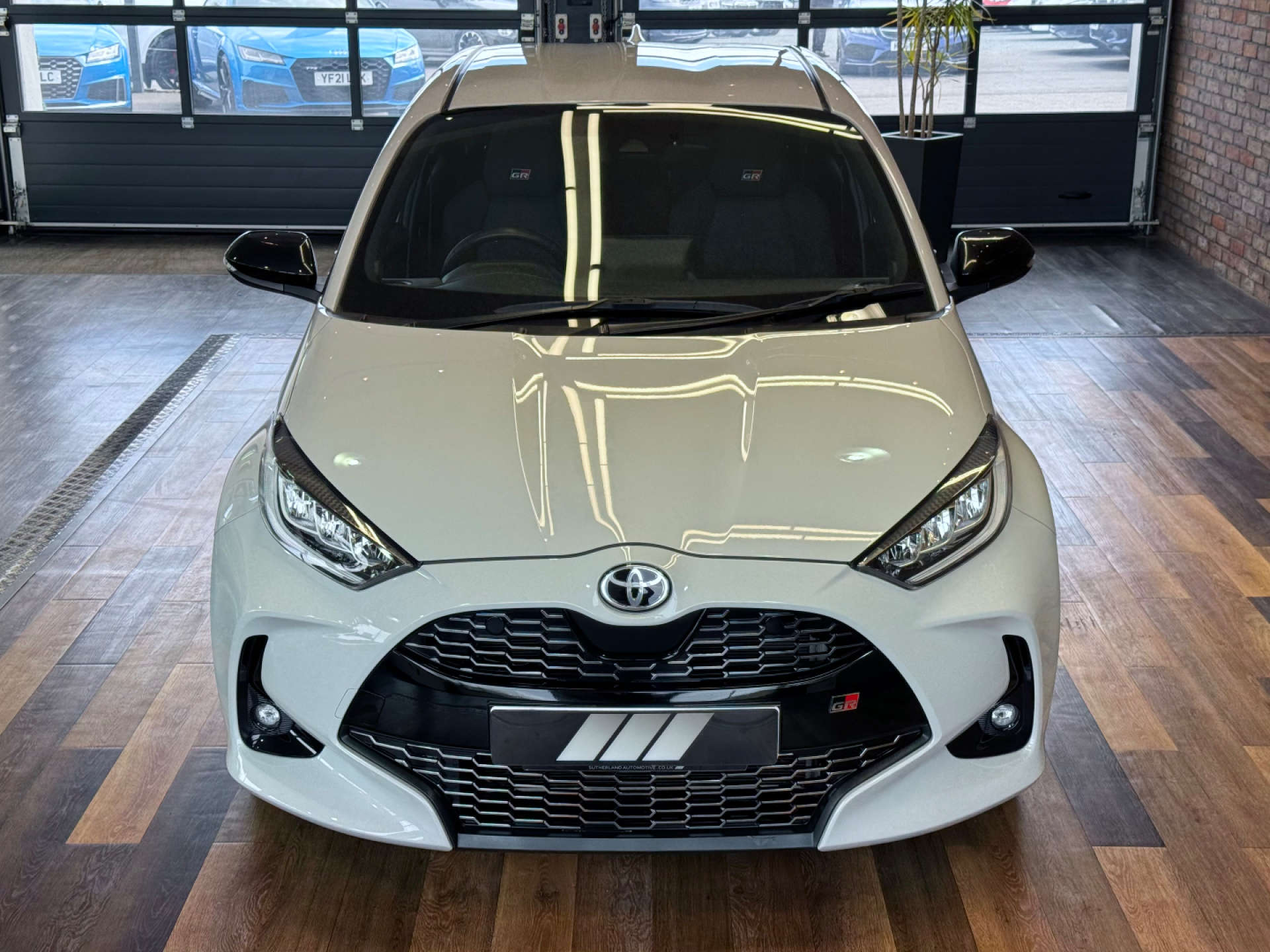 TOYOTA YARIS 1.5 Yaris GR Sport HEV CVT 5dr #10