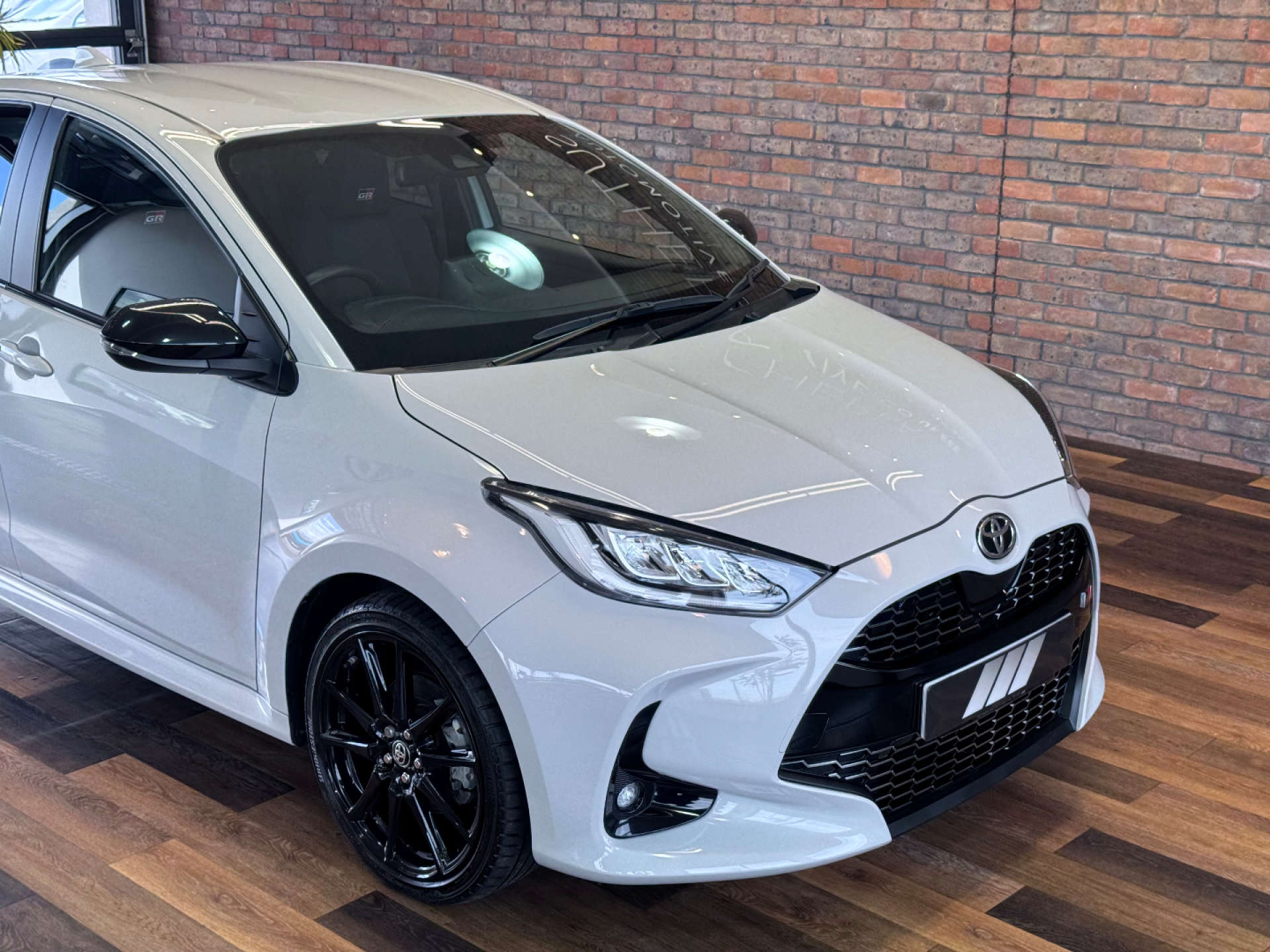 TOYOTA YARIS 1.5 Yaris GR Sport HEV CVT 5dr #12