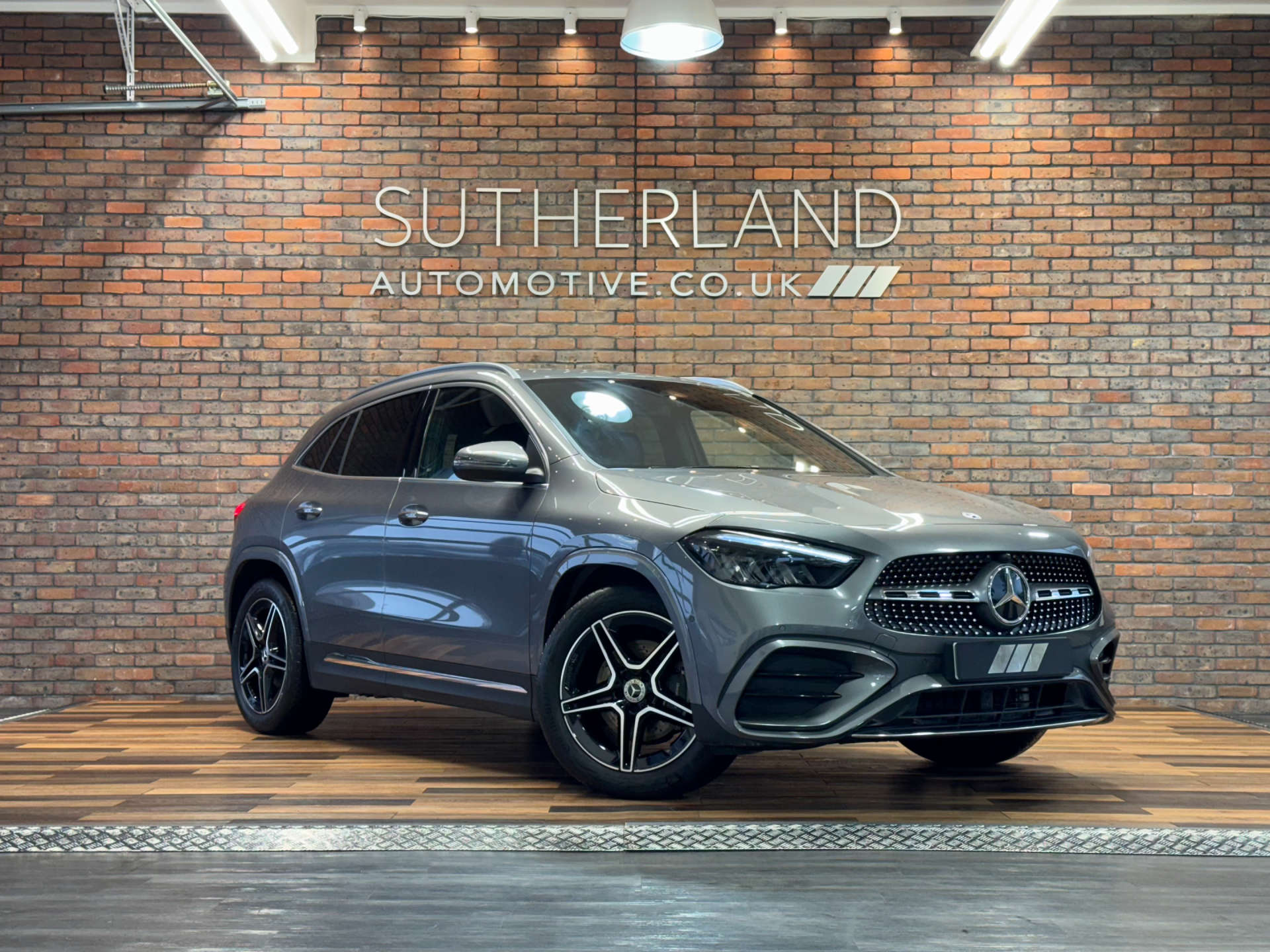 MERCEDES-BENZ GLA 1.3 GLA 200 AMG Line Executive MHEV A 5dr #0