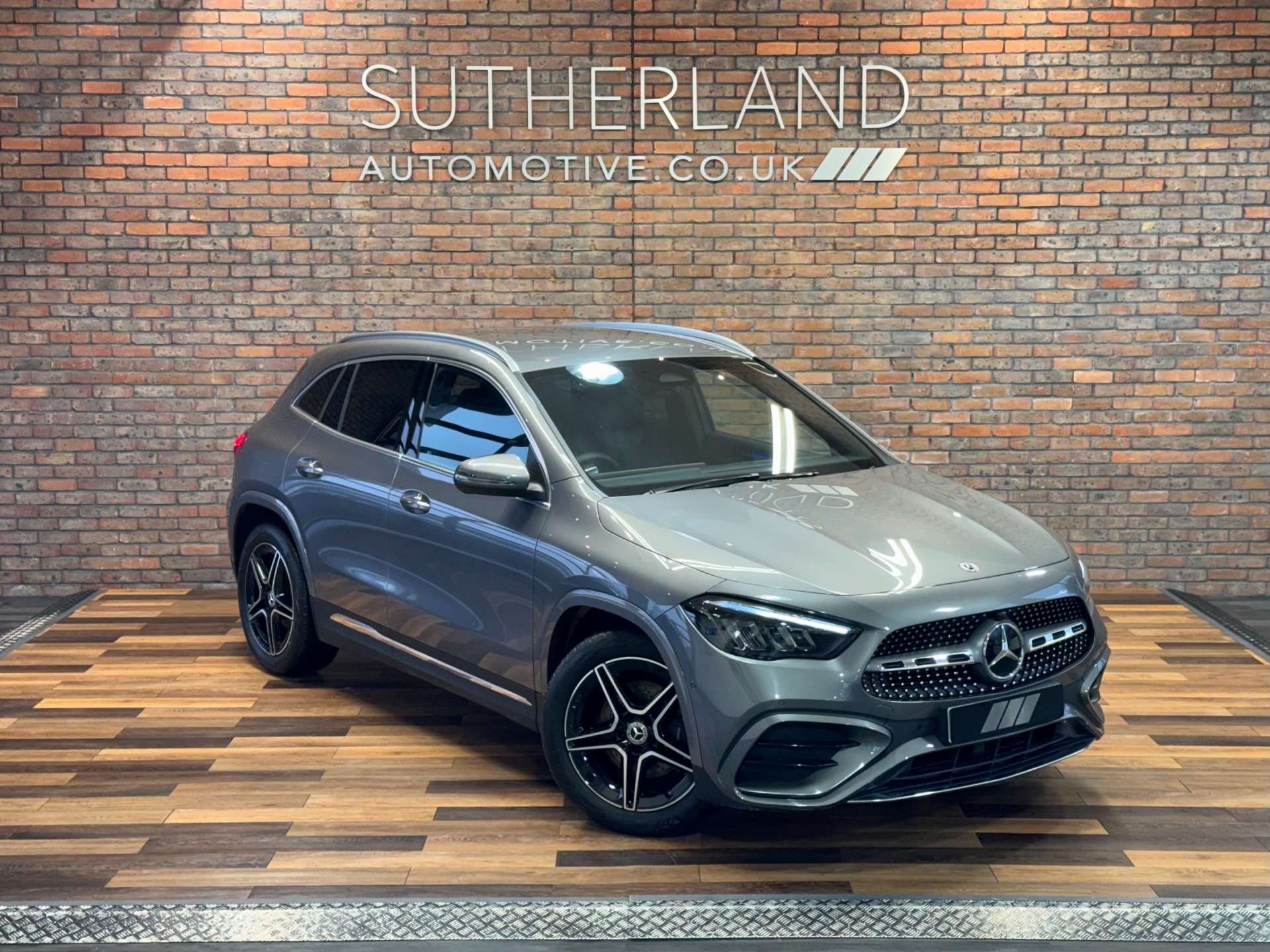 MERCEDES-BENZ GLA 1.3 GLA 200 AMG Line Executive MHEV A 5dr #1