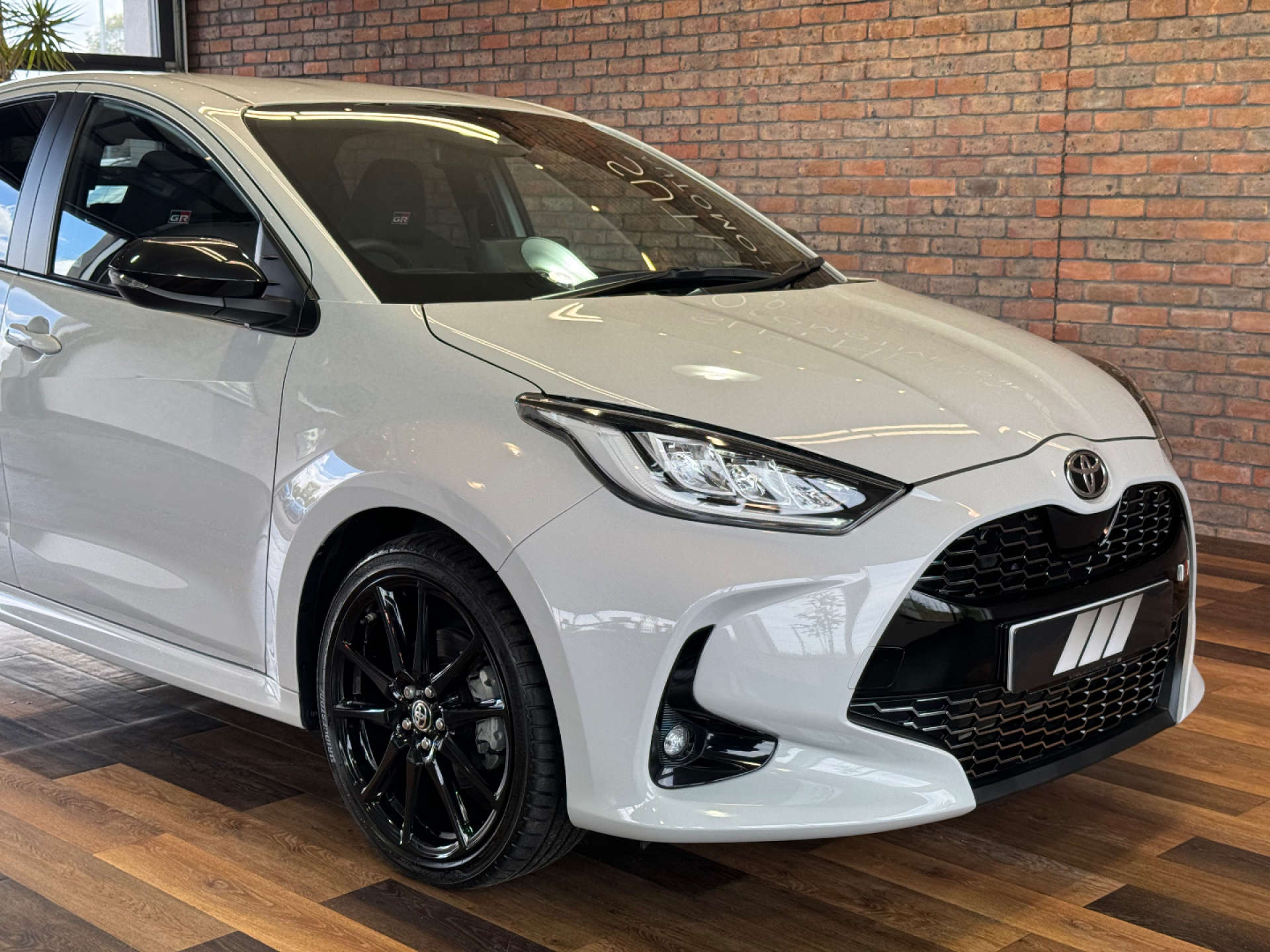 TOYOTA YARIS 1.5 Yaris GR Sport HEV CVT 5dr #13