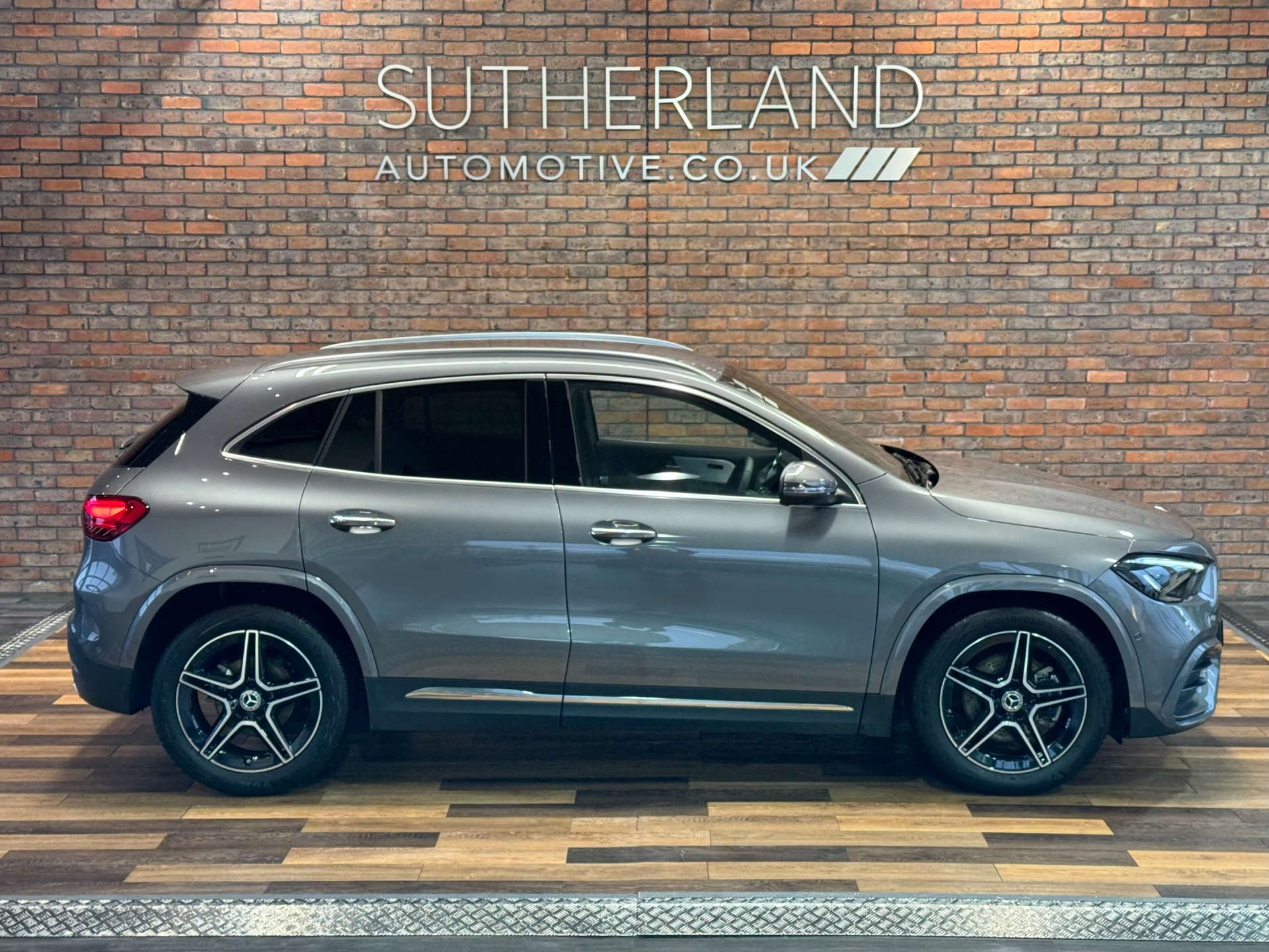 MERCEDES-BENZ GLA 1.3 GLA 200 AMG Line Executive MHEV A 5dr #3