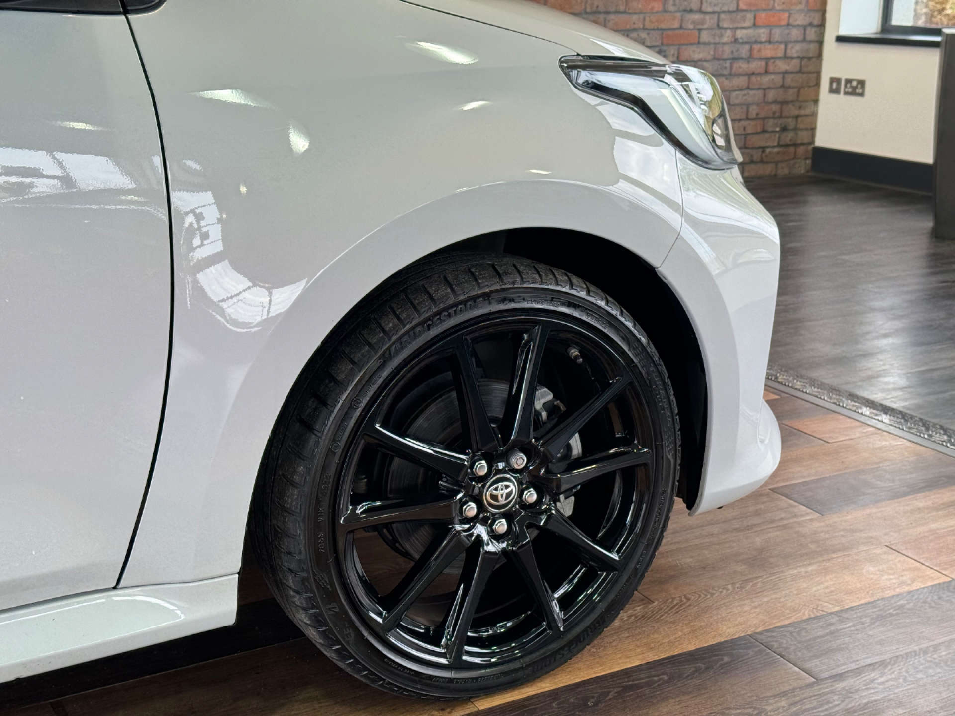 TOYOTA YARIS 1.5 Yaris GR Sport HEV CVT 5dr #18