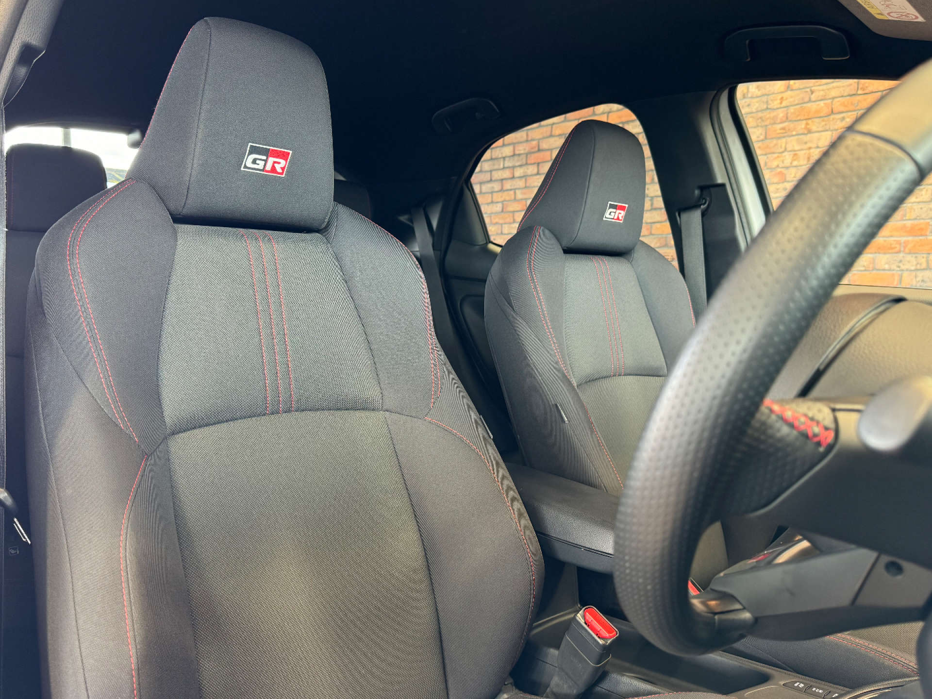 TOYOTA YARIS 1.5 Yaris GR Sport HEV CVT 5dr #32