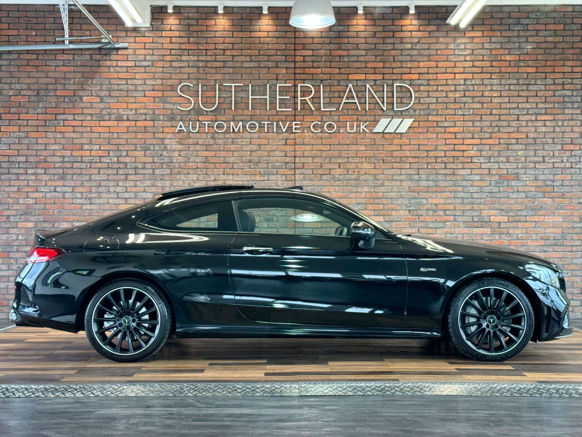 MERCEDES-BENZ C-CLASS 3.0 AMG C 43 Premium+ 4Matic Auto 4WD 2dr #2