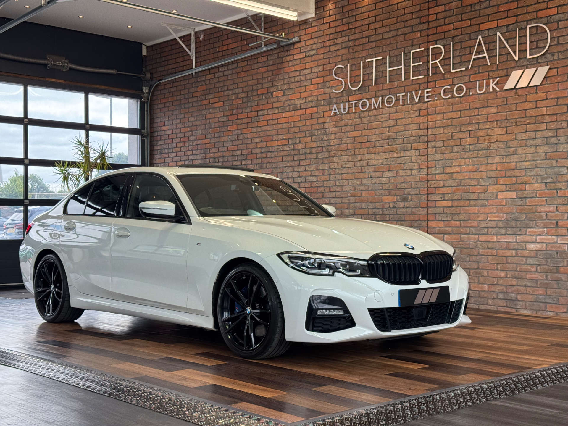 BMW 3 SERIES 2.0 320d M Sport Auto 4dr #4