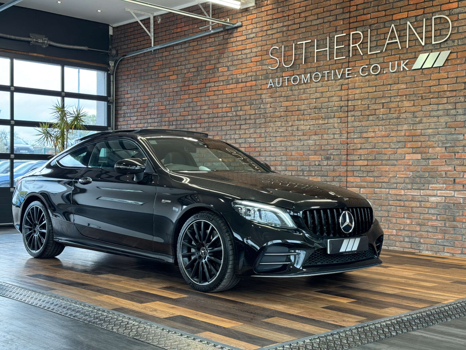 MERCEDES-BENZ C-CLASS 3.0 AMG C 43 Premium+ 4Matic Auto 4WD 2dr #4
