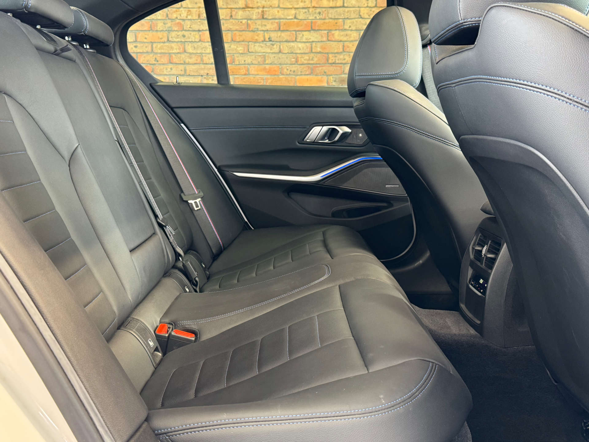 BMW 3 SERIES 2.0 320d M Sport Auto 4dr #25