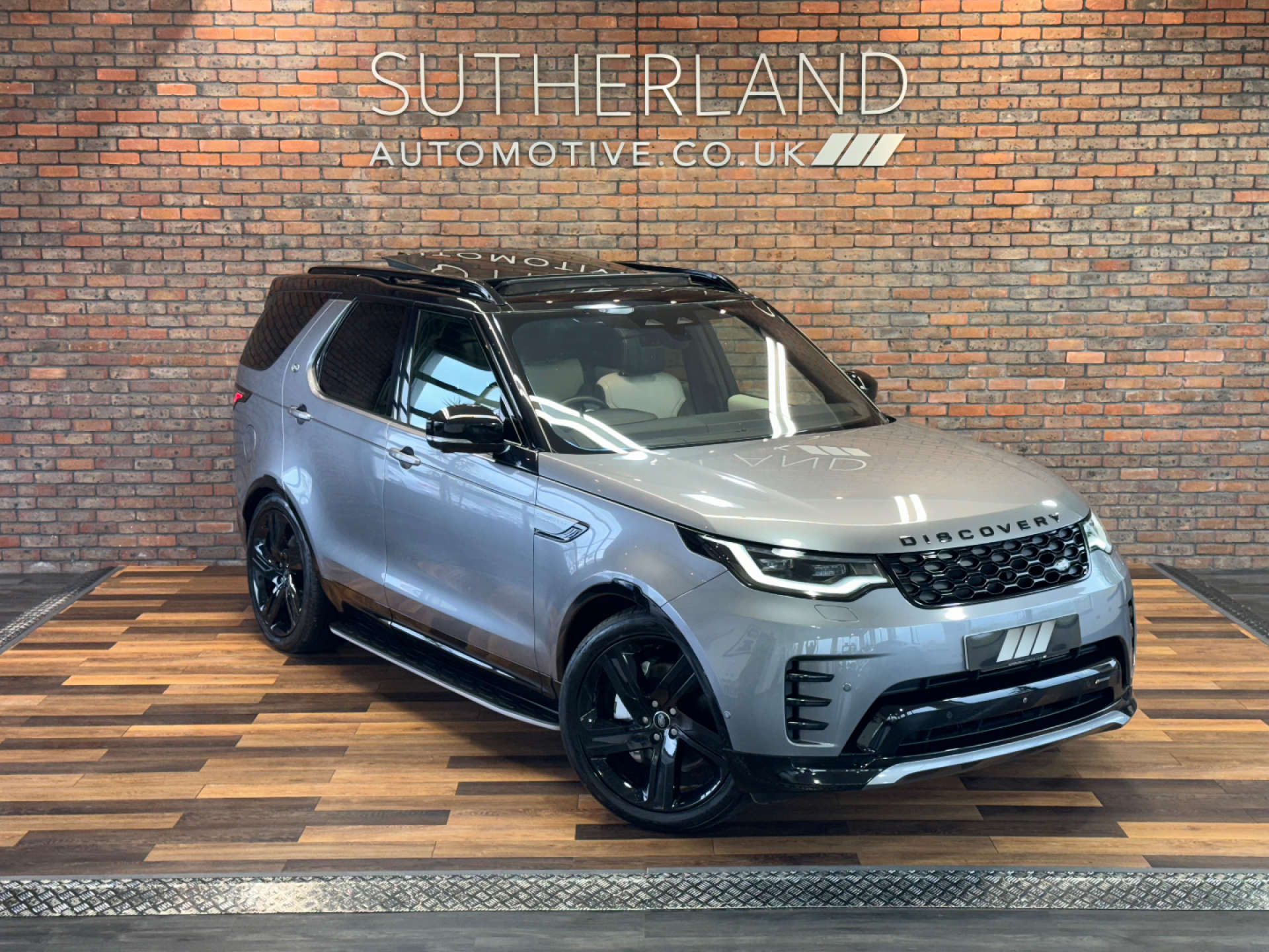 LAND ROVER DISCOVERY 3.0 Discovery R-Dynamic HSE D MHEV Auto 4WD 5dr #1