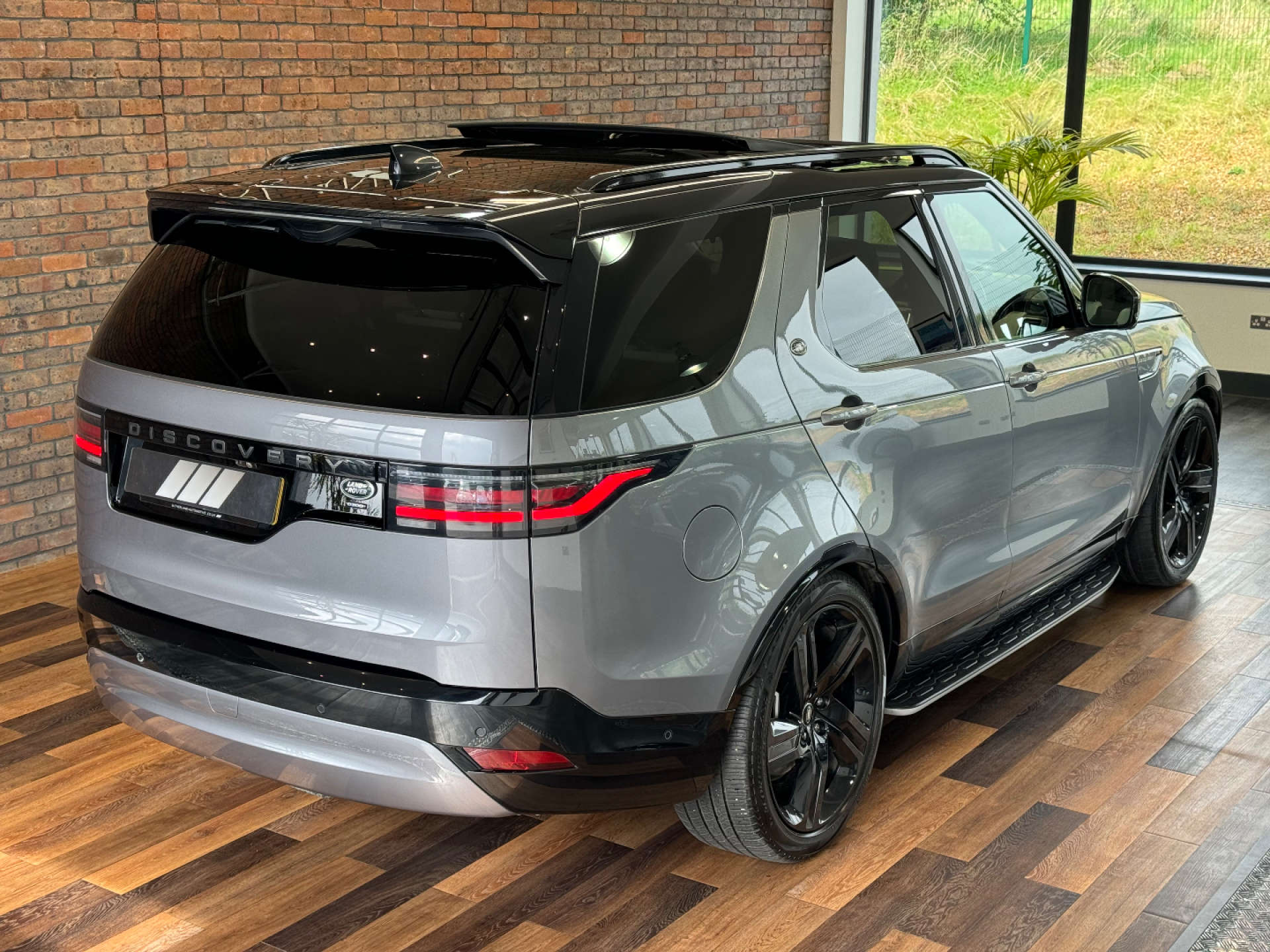 LAND ROVER DISCOVERY 3.0 Discovery R-Dynamic HSE D MHEV Auto 4WD 5dr #7