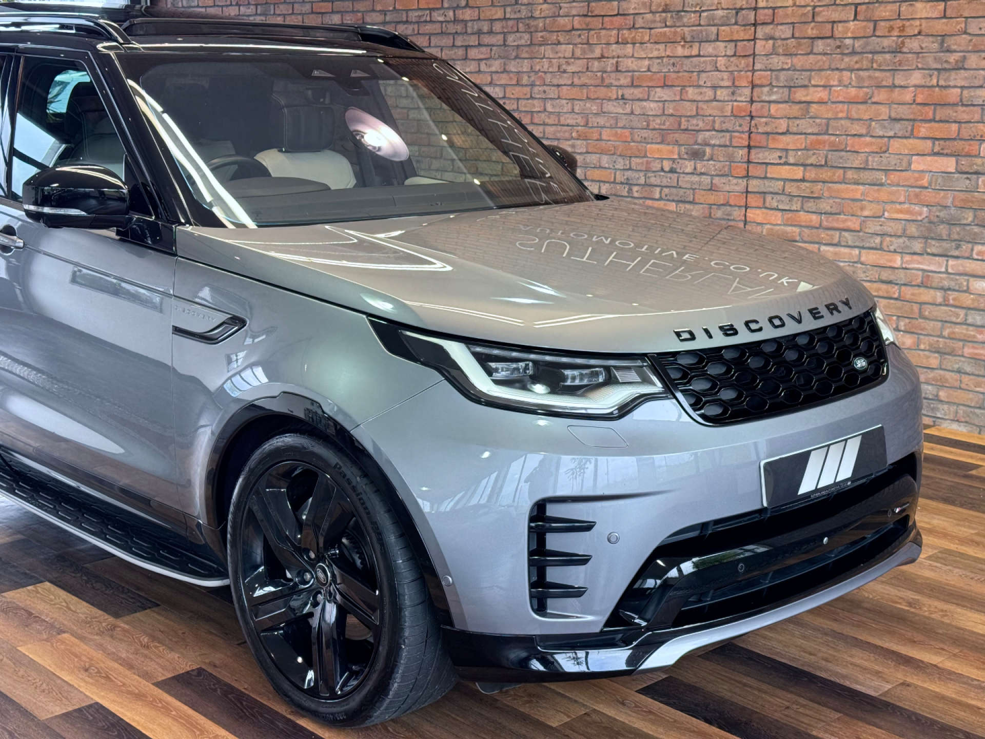 LAND ROVER DISCOVERY 3.0 Discovery R-Dynamic HSE D MHEV Auto 4WD 5dr #13