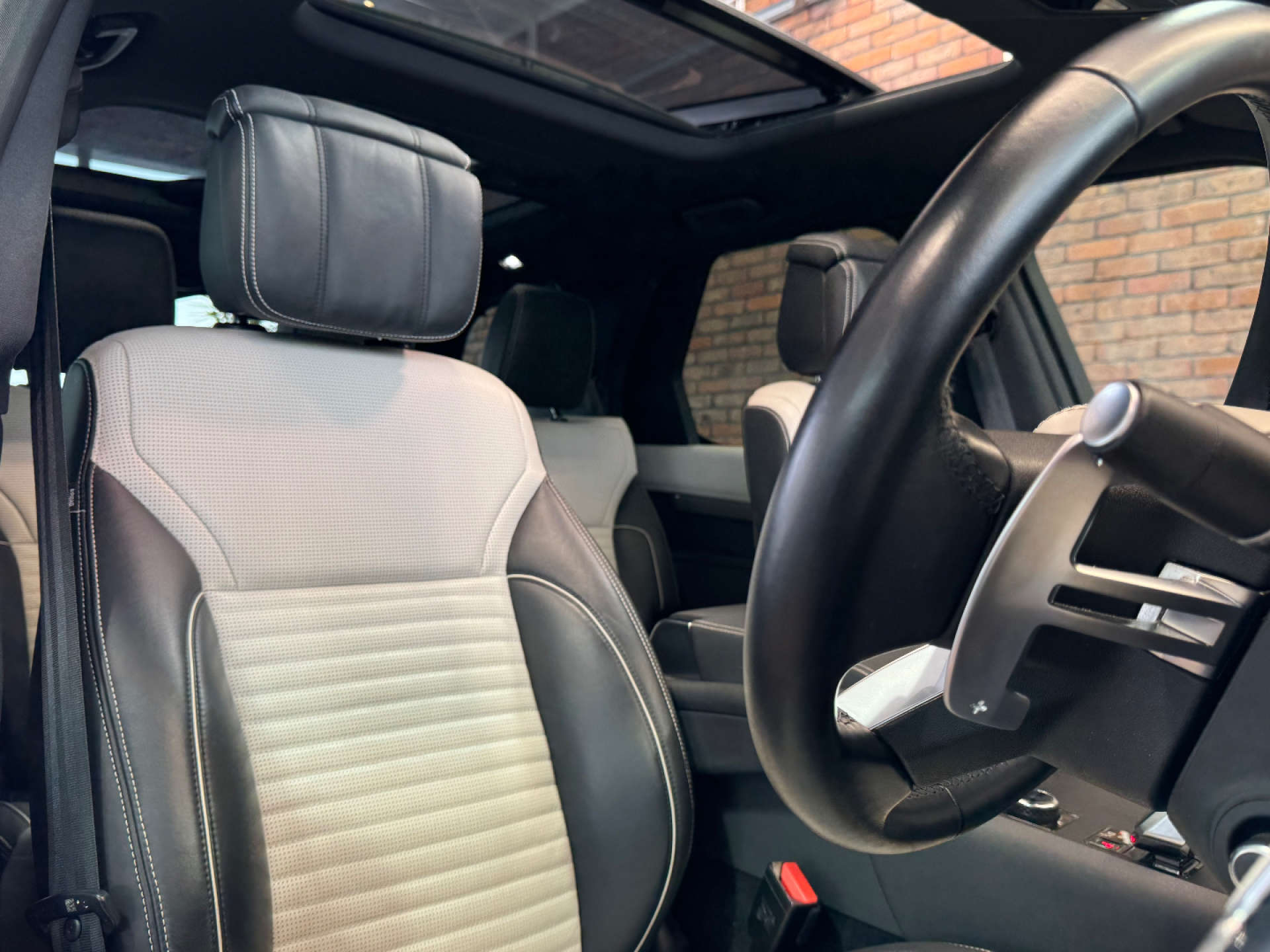 LAND ROVER DISCOVERY 3.0 Discovery R-Dynamic HSE D MHEV Auto 4WD 5dr #37