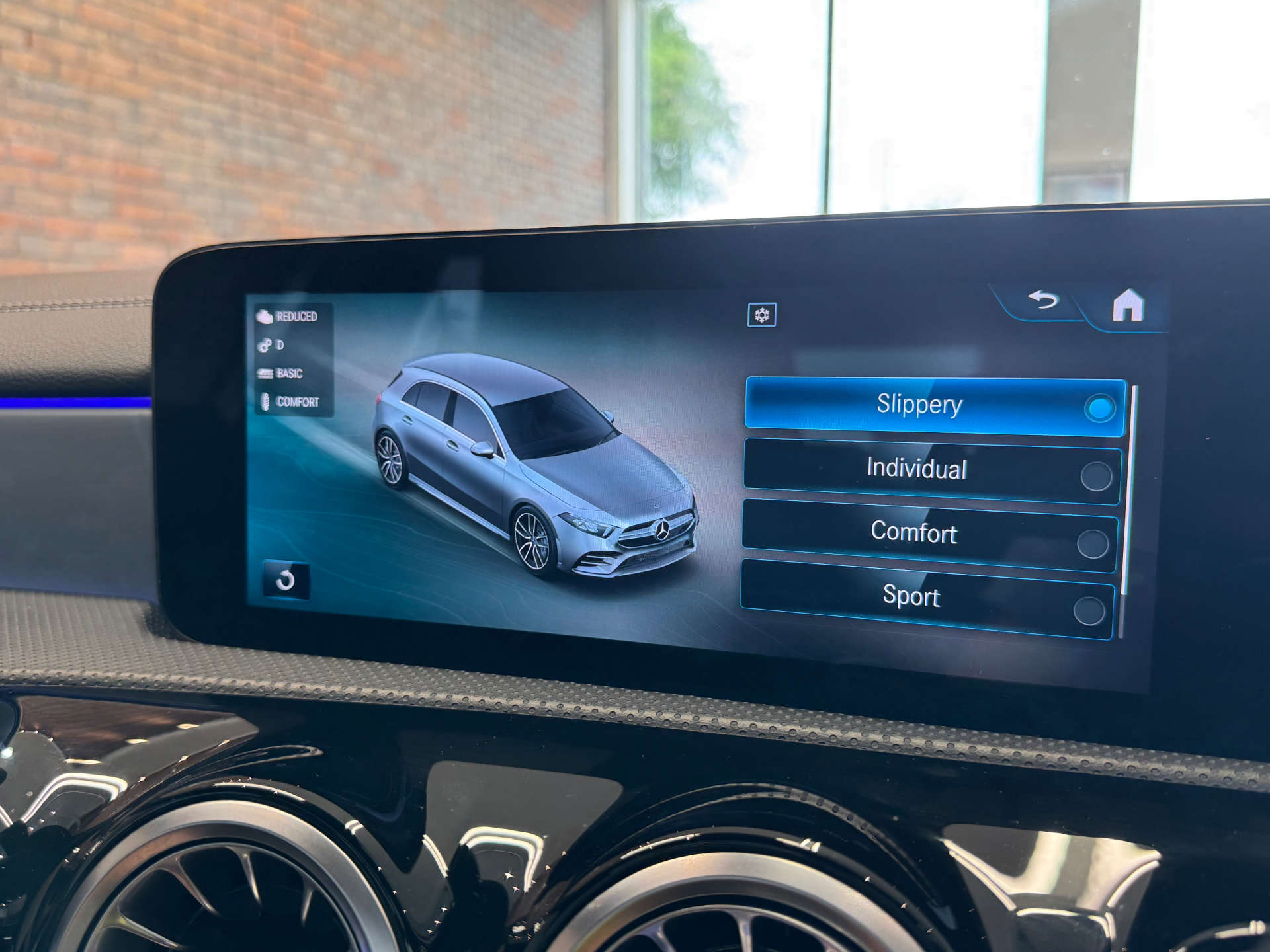 MERCEDES-BENZ A-CLASS 2.0 AMG A 35 Premium+ 4Matic Edition Auto 4WD 5dr #35