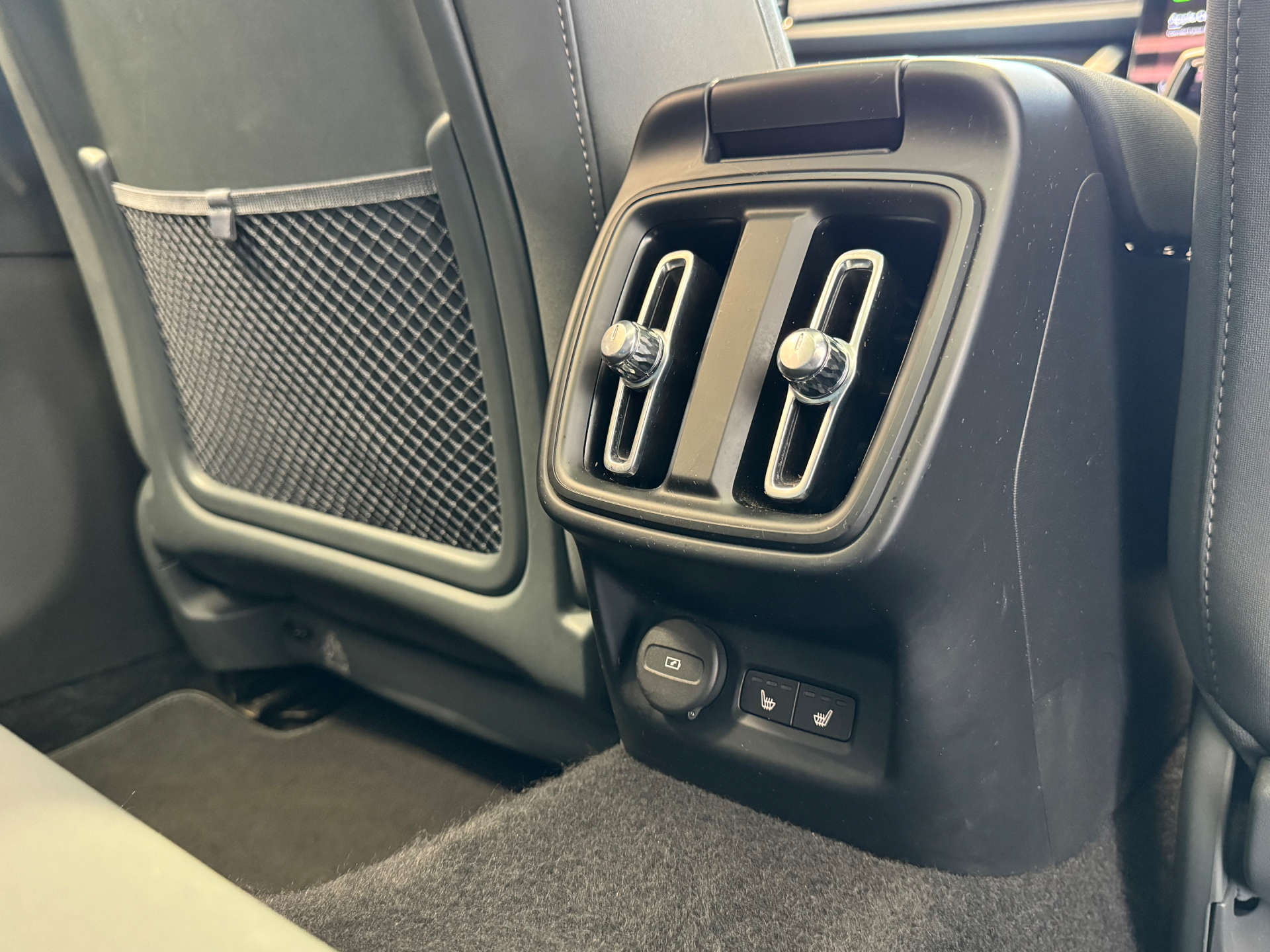 POLESTAR 2 Polestar 2 Pilot Plus EV AWD 4WD 5dr #38