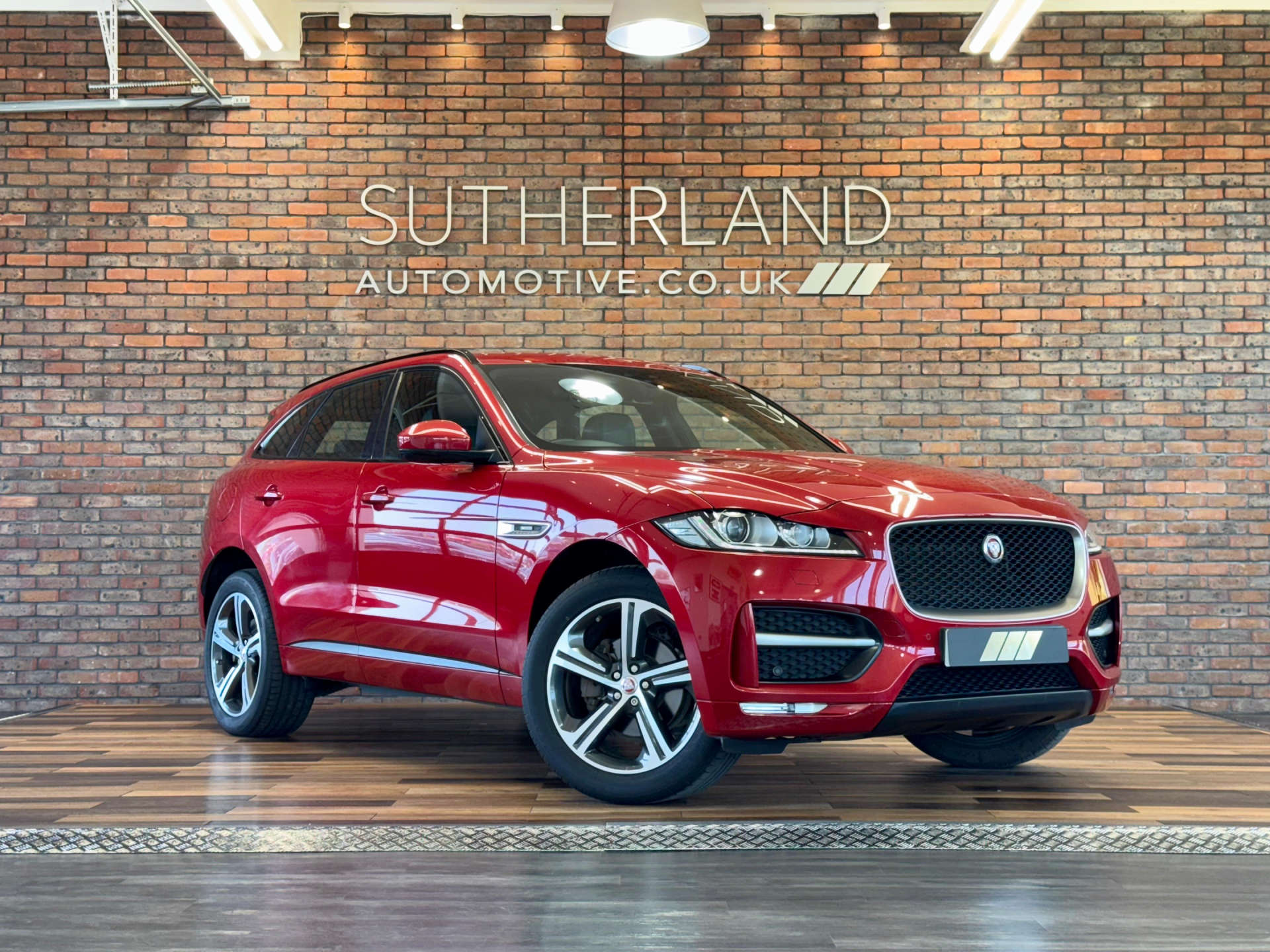 2018 Jaguar F-PACE — photo 1 of 5