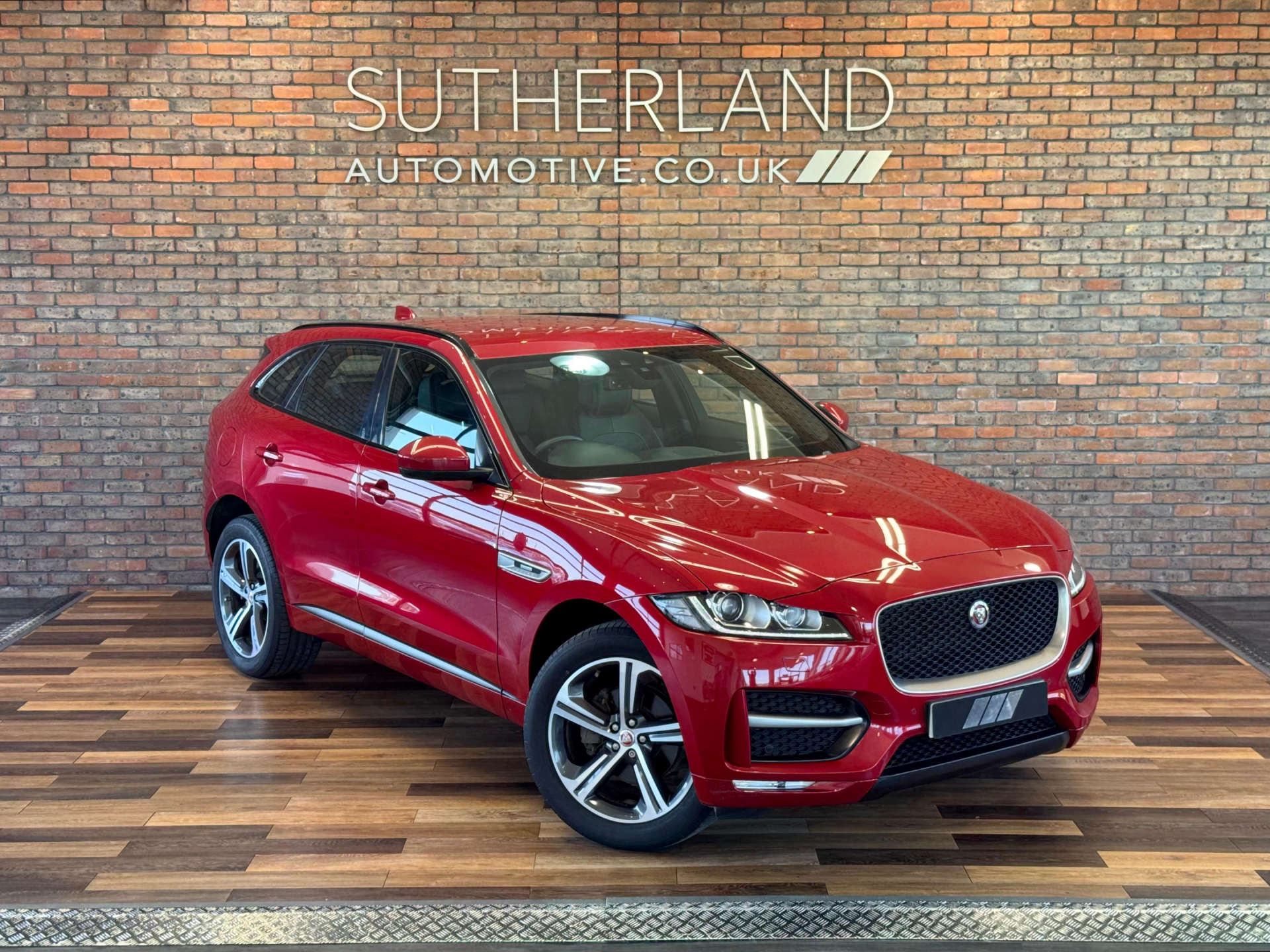 2018 Jaguar F-PACE thumbnail 2