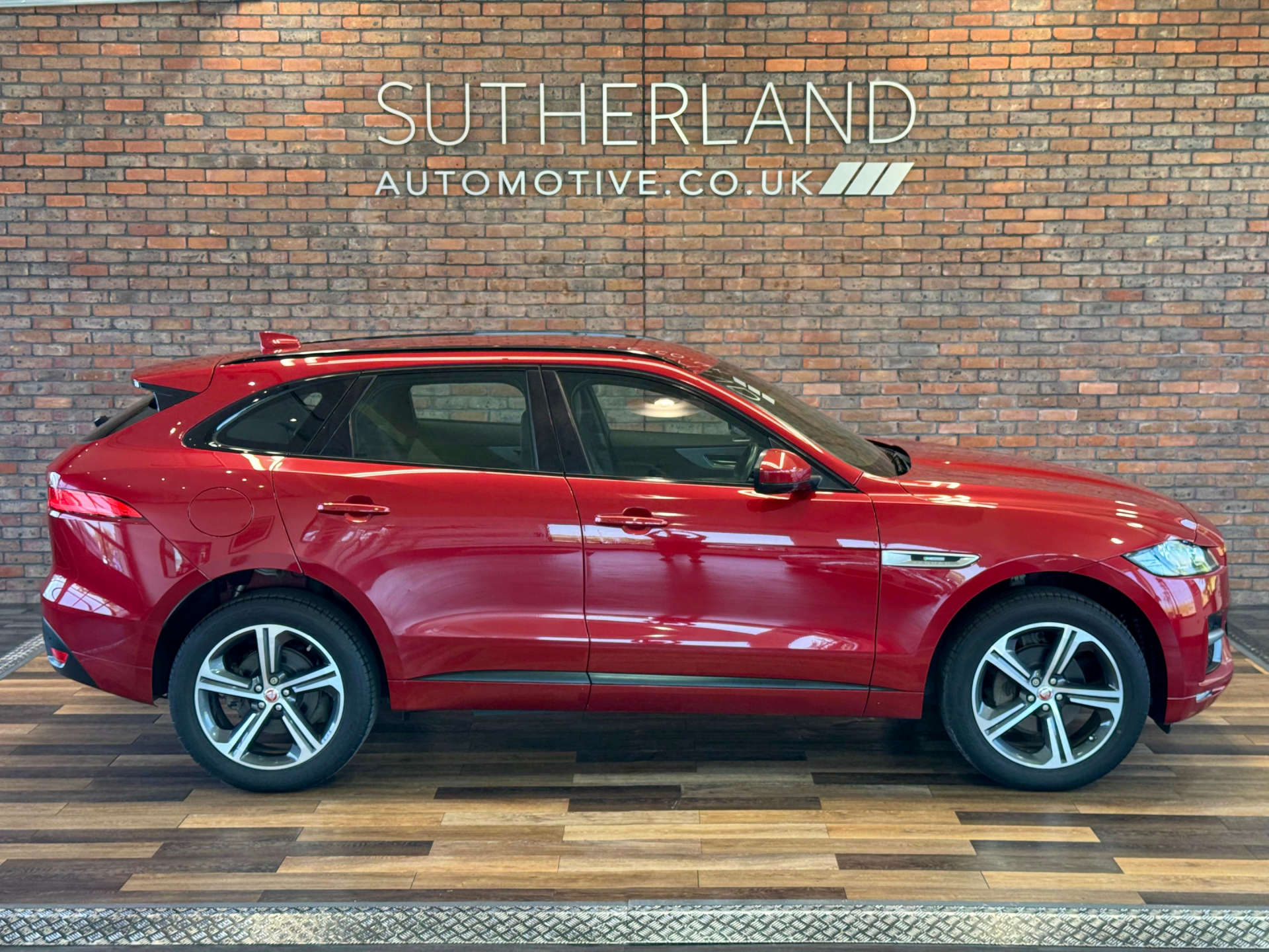 2018 Jaguar F-PACE thumbnail 4