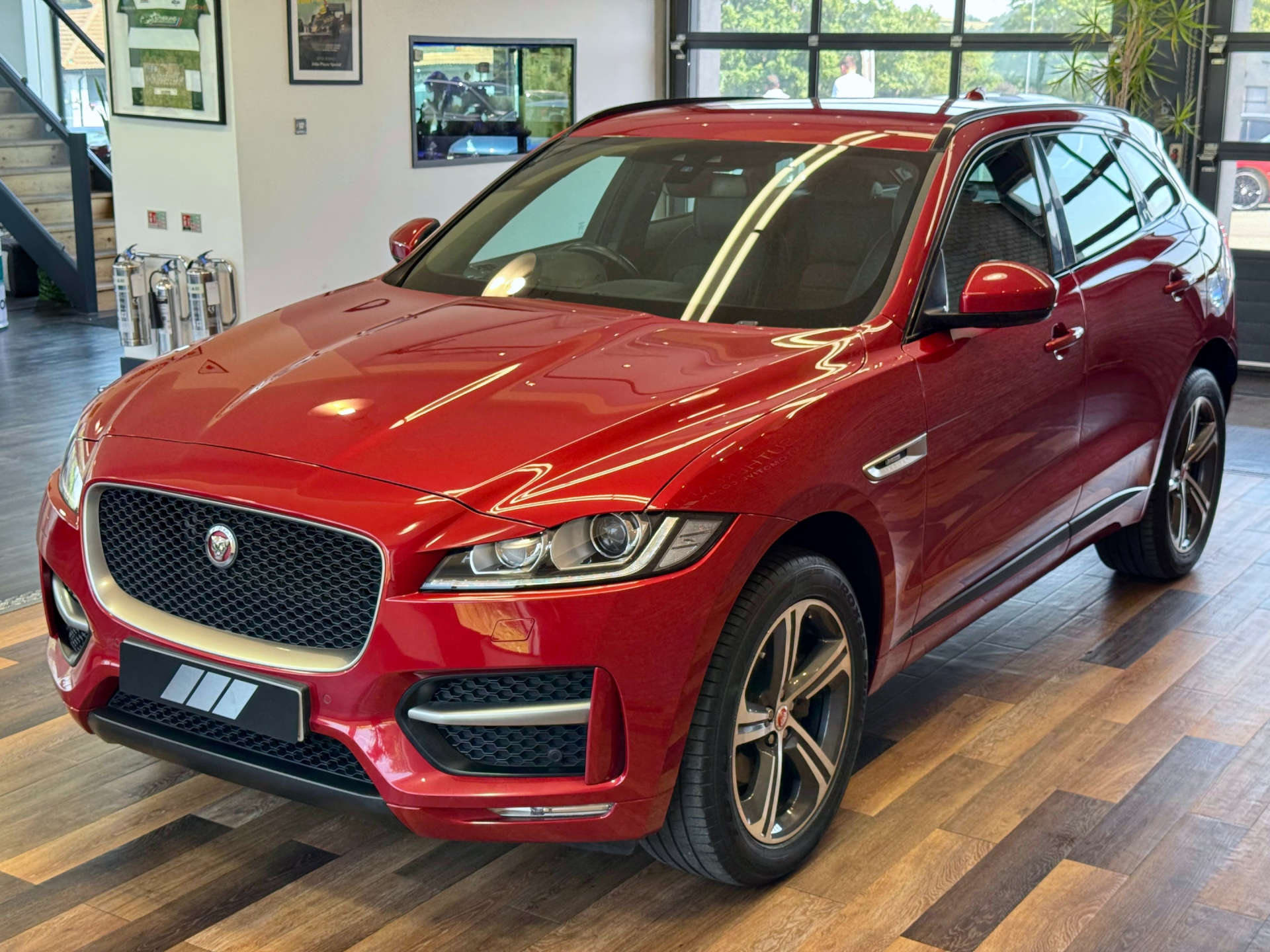 2018 Jaguar F-PACE thumbnail 8