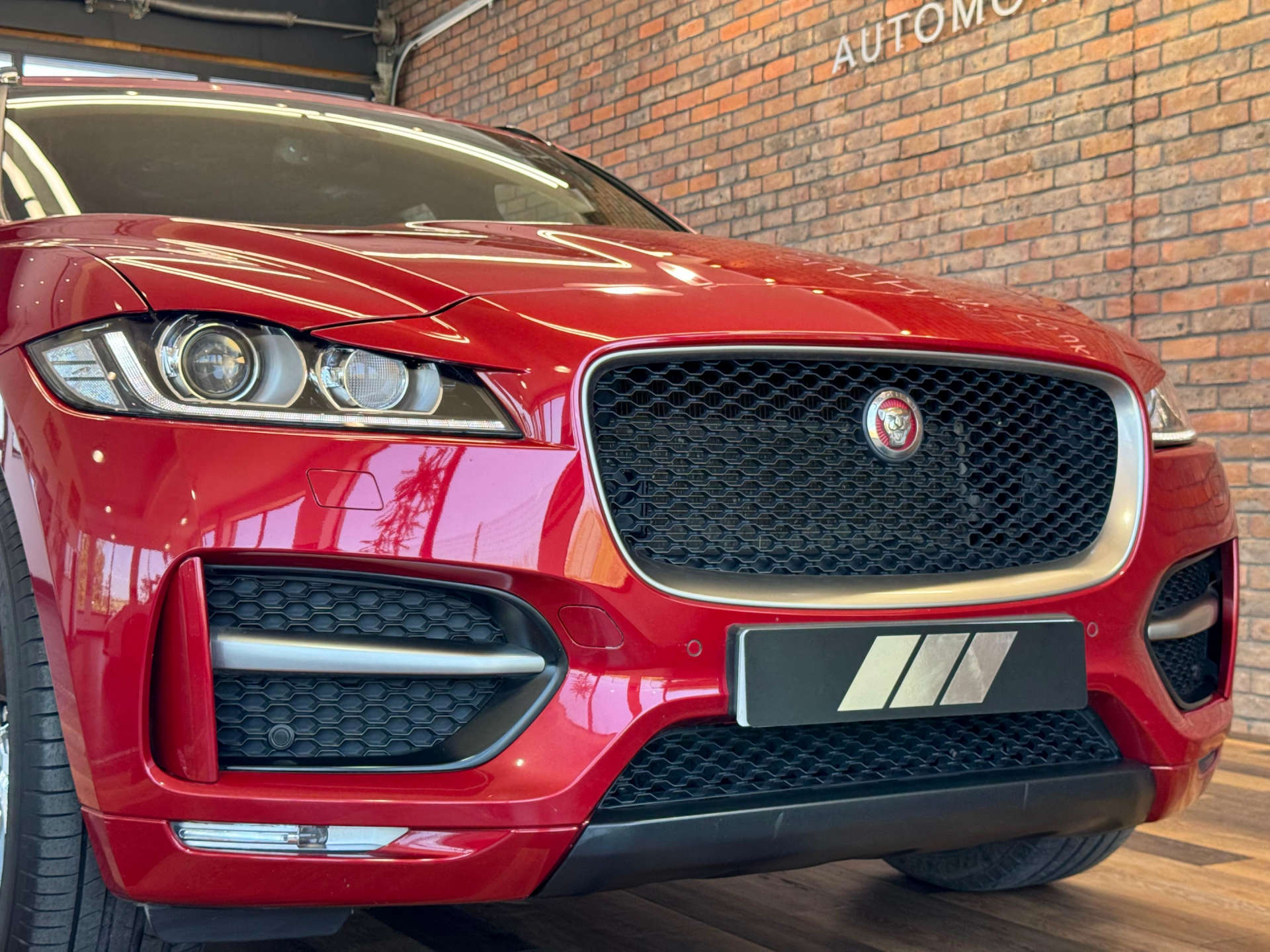 2018 Jaguar F-PACE thumbnail 10