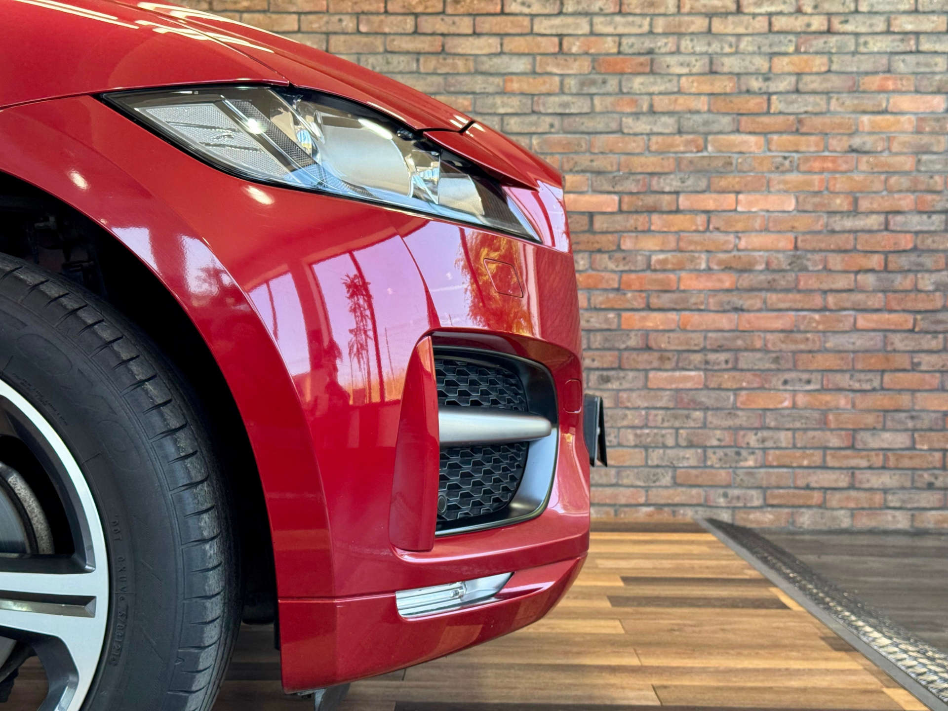 2018 Jaguar F-PACE thumbnail 11
