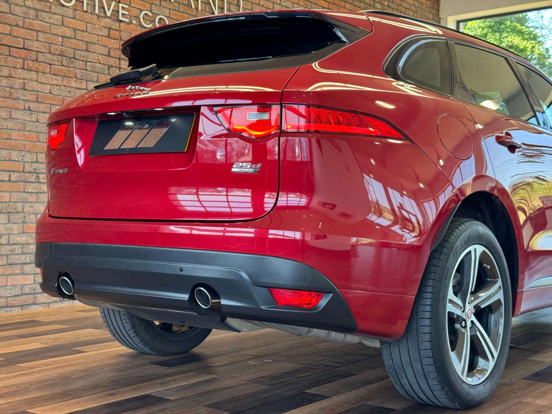 2018 Jaguar F-PACE thumbnail 19