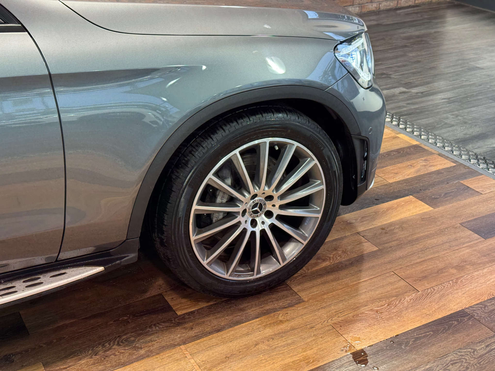 MERCEDES-BENZ GLC 2.0 GLC 220 D 4Matic AMG Line Premium Auto 4WD 5dr #24