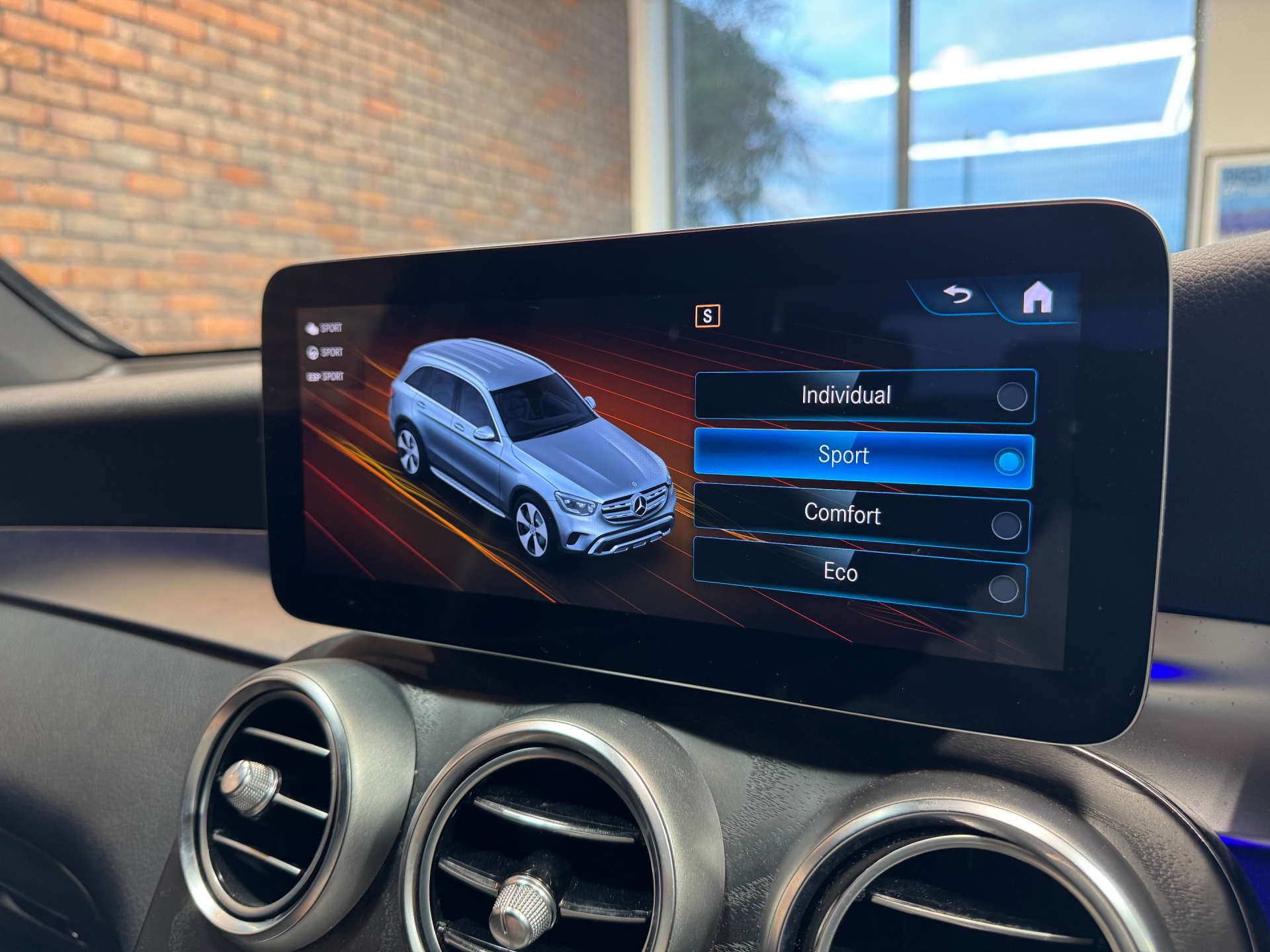 MERCEDES-BENZ GLC 2.0 GLC 220 D 4Matic AMG Line Premium Auto 4WD 5dr #43