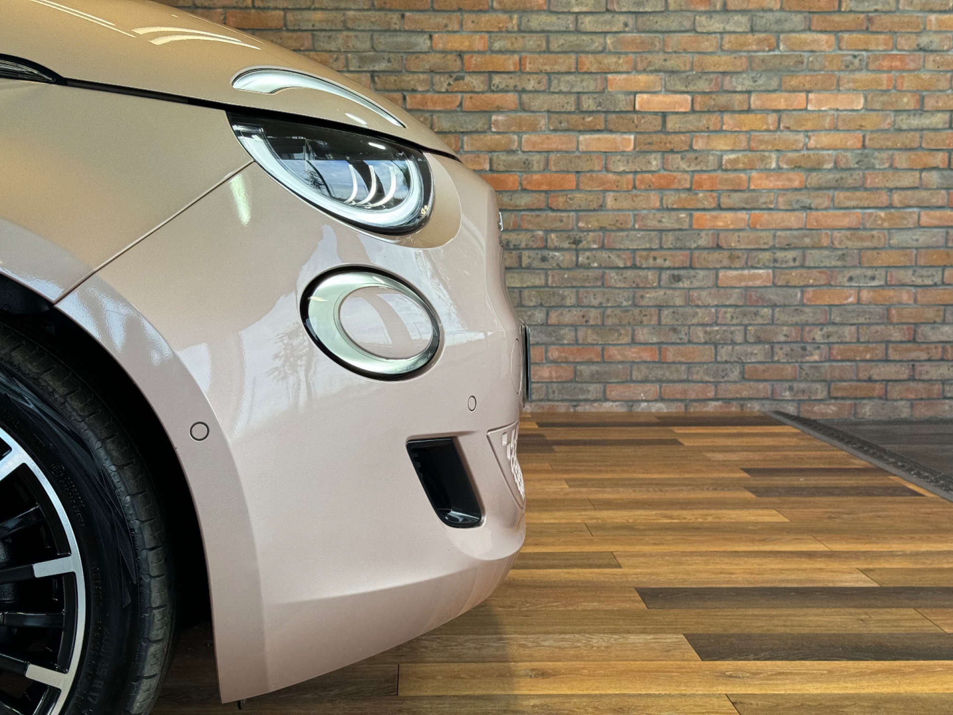 FIAT 500 500e La Prima 2dr #17