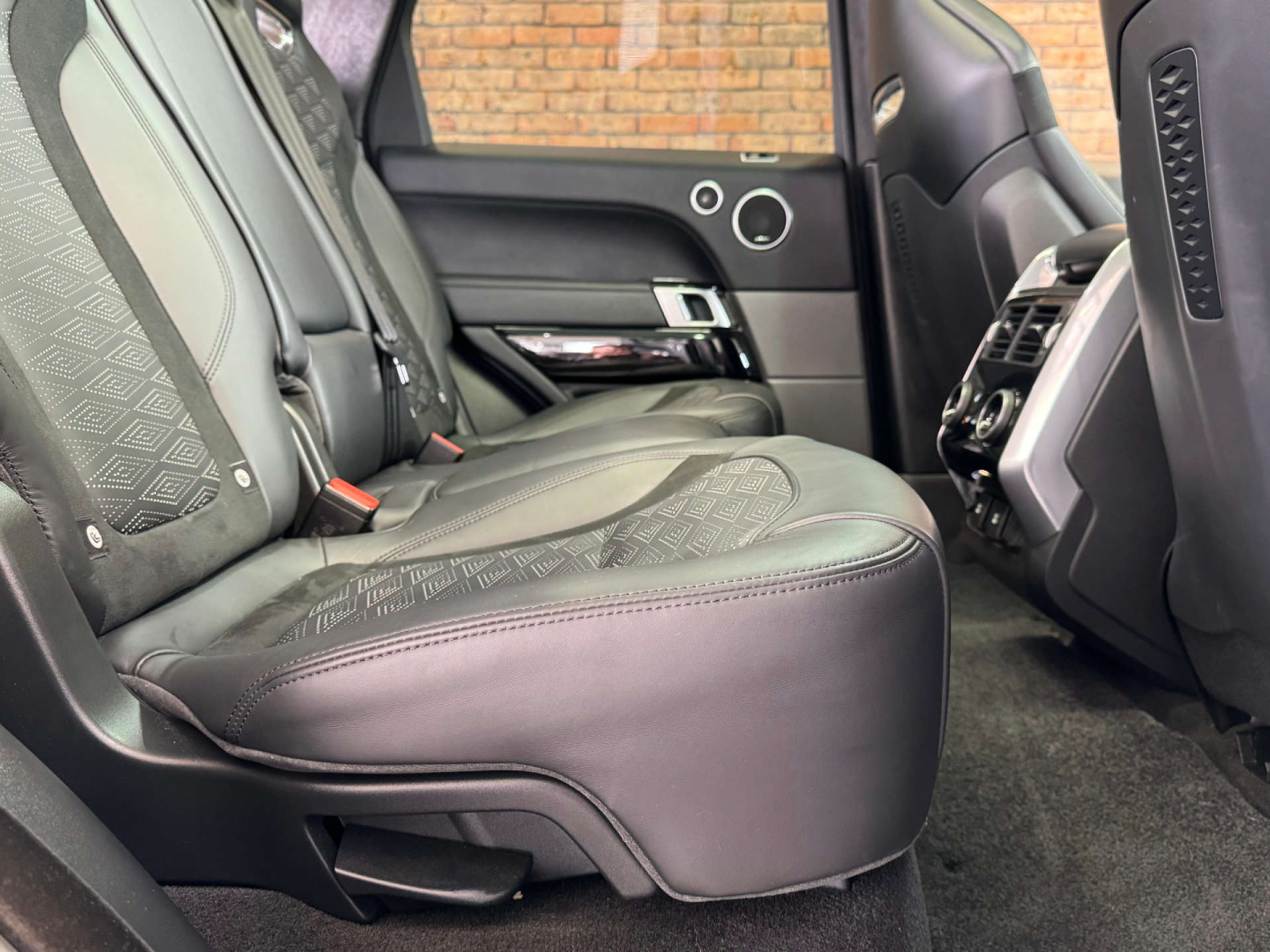 LAND ROVER RANGE ROVER SPORT 5.0 Range Rover Sport SVR S/C Auto 4WD 5dr #40