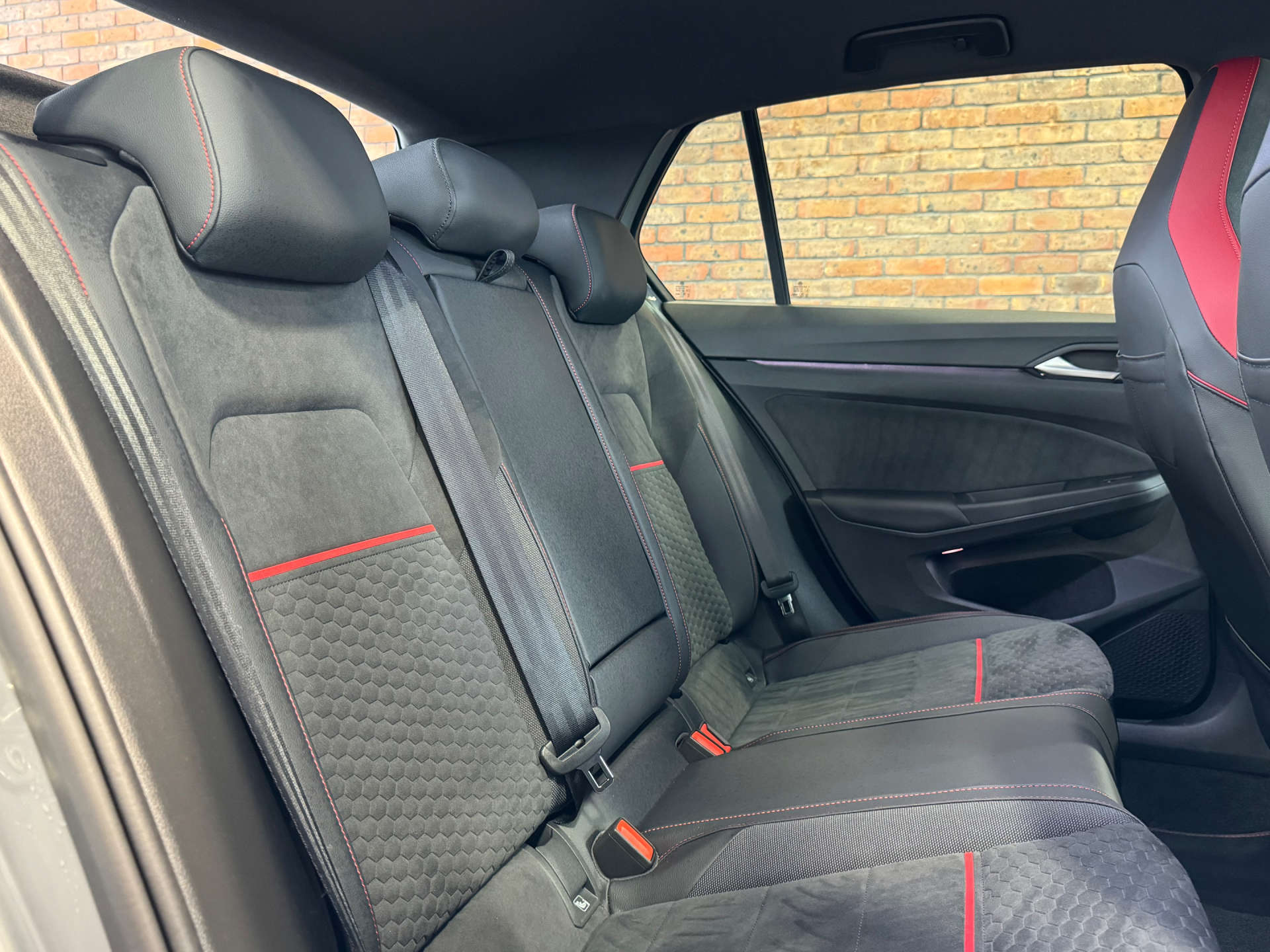 VOLKSWAGEN GOLF 2.0 Golf GTi Clubsport TSi Semi-Auto 5dr #25