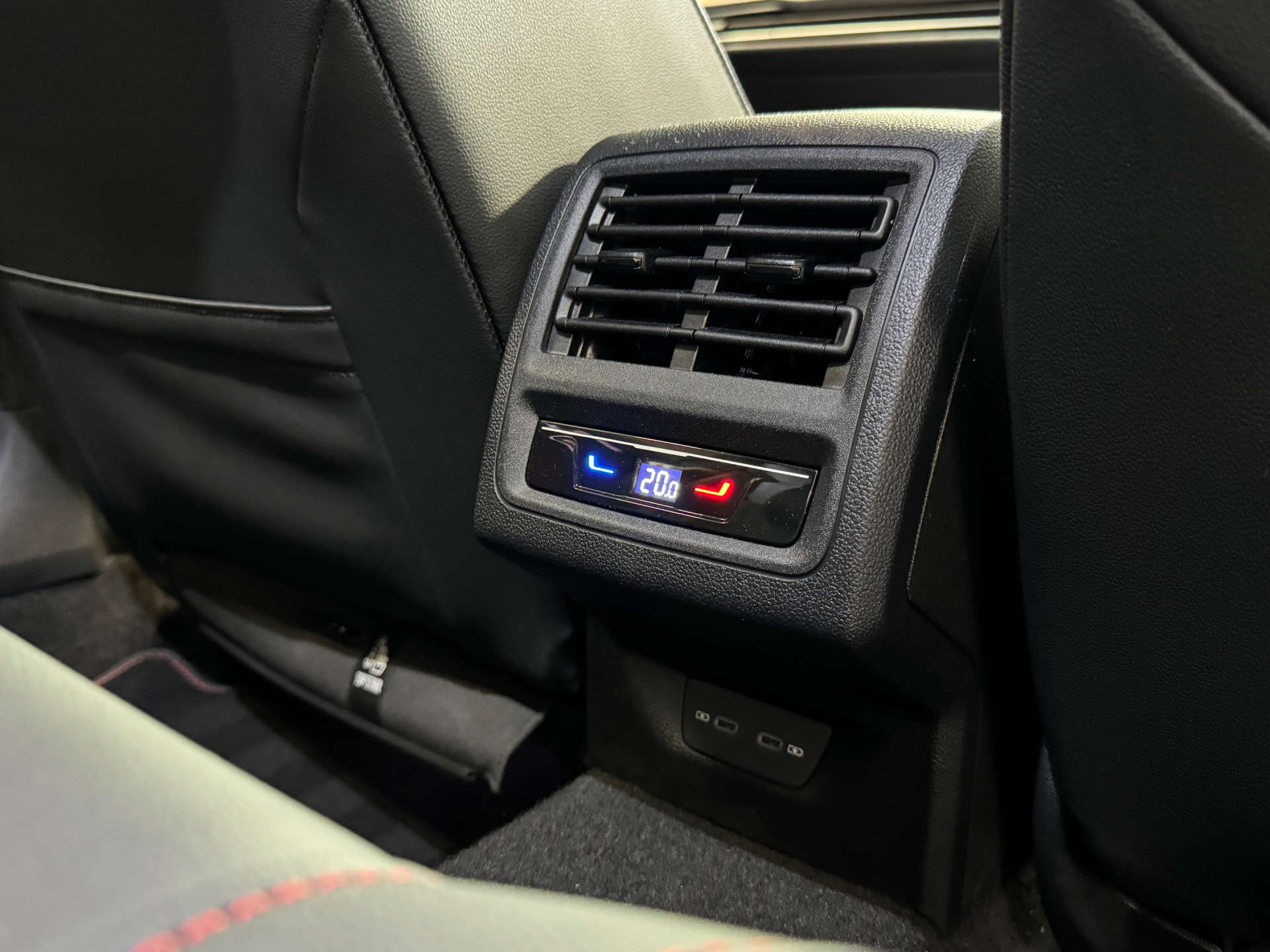 VOLKSWAGEN GOLF 2.0 Golf GTi Clubsport TSi Semi-Auto 5dr #26
