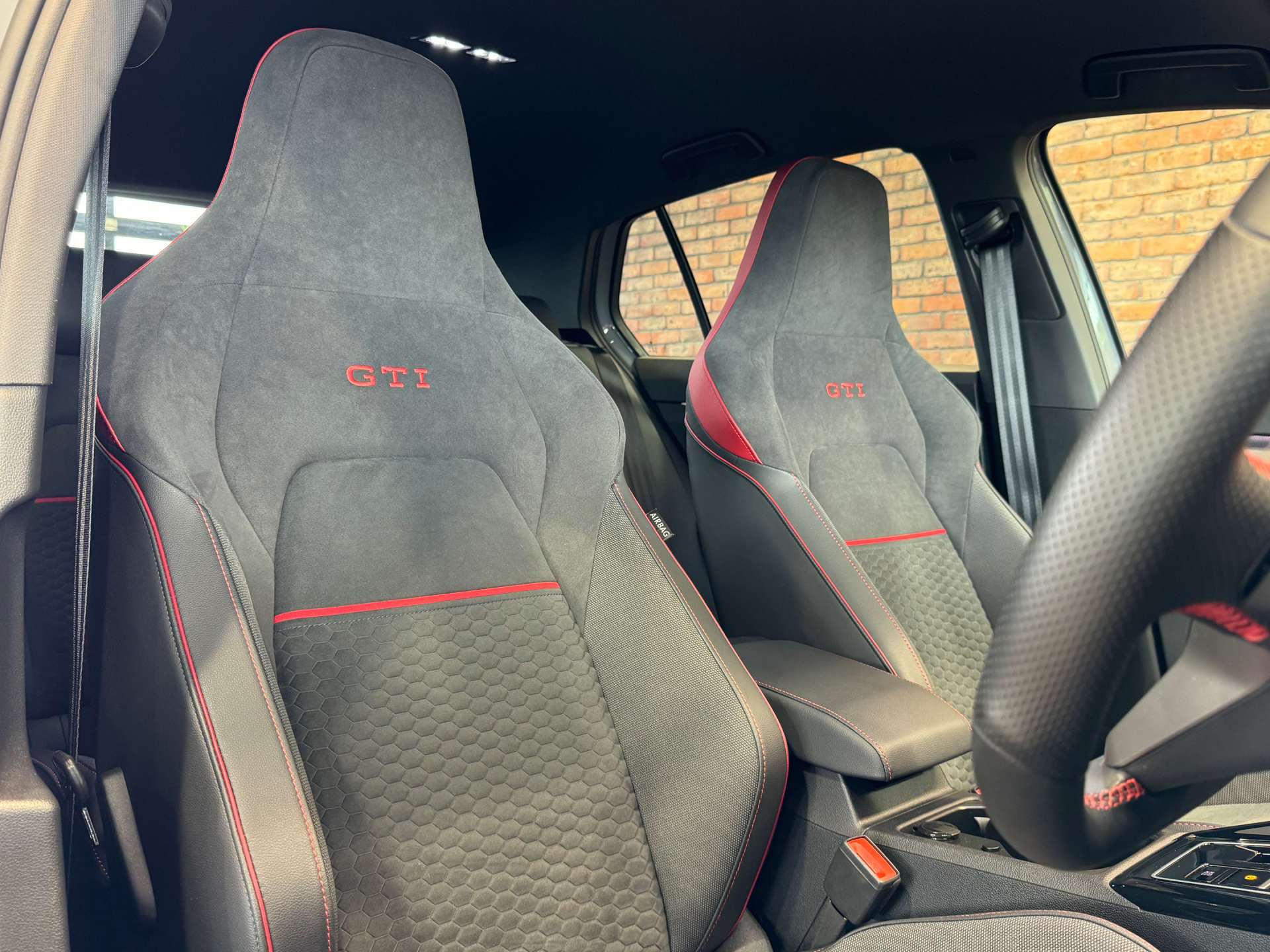VOLKSWAGEN GOLF 2.0 Golf GTi Clubsport TSi Semi-Auto 5dr #31