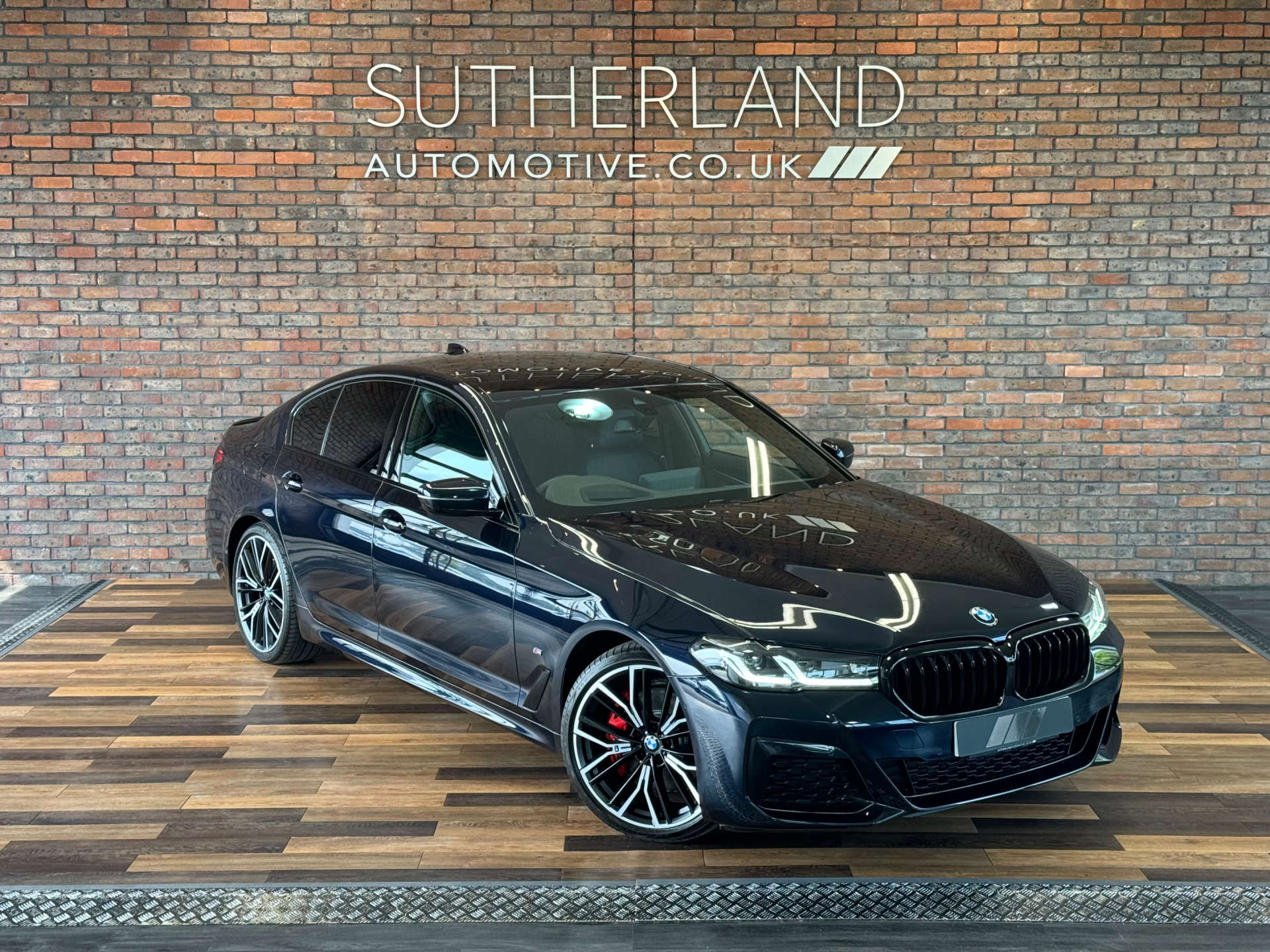BMW 5 SERIES 2.0 520d xDrive M Sport MHEV Auto 4WD 4dr #1