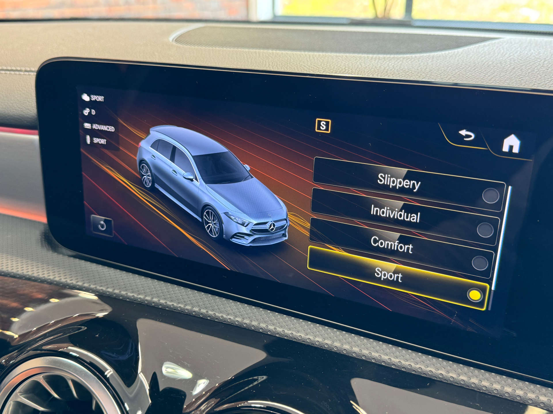 MERCEDES-BENZ A-CLASS 2.0 AMG A 35 Premium+ 4Matic Edition Auto 4WD 5dr #41